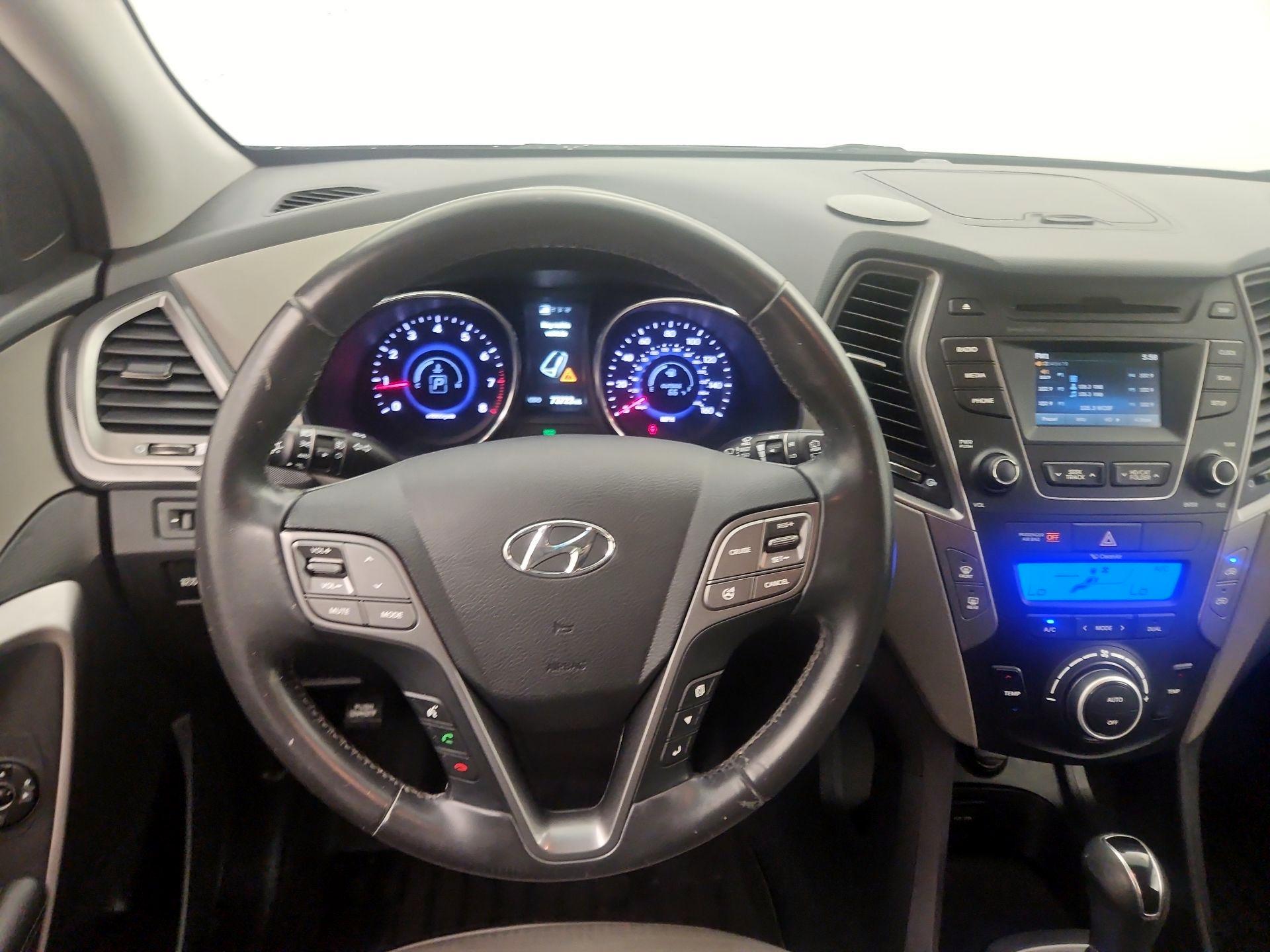 Thumbnail: 2016 Hyundai Santa Fe - 10