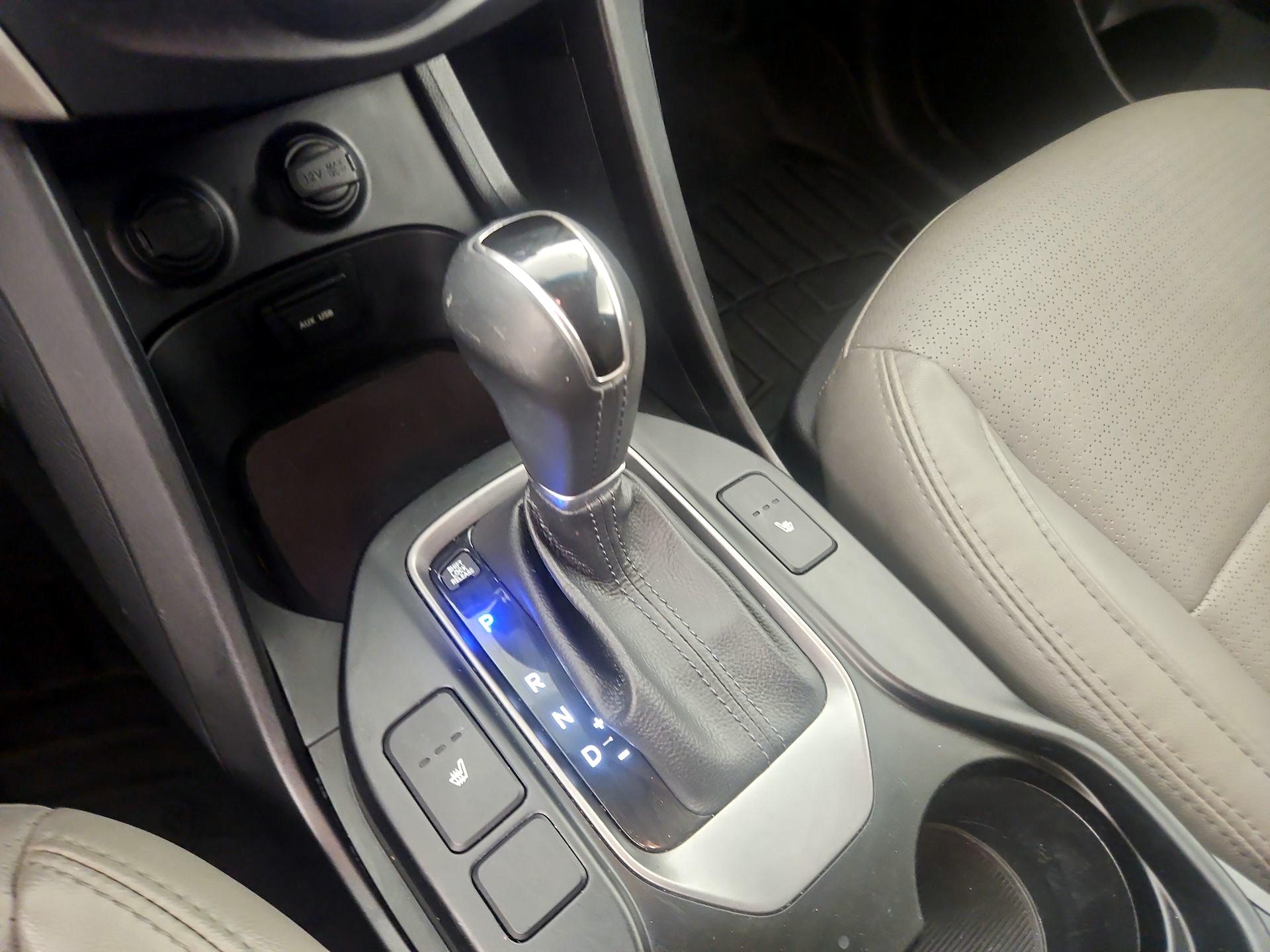 Thumbnail: 2016 Hyundai Santa Fe - 17