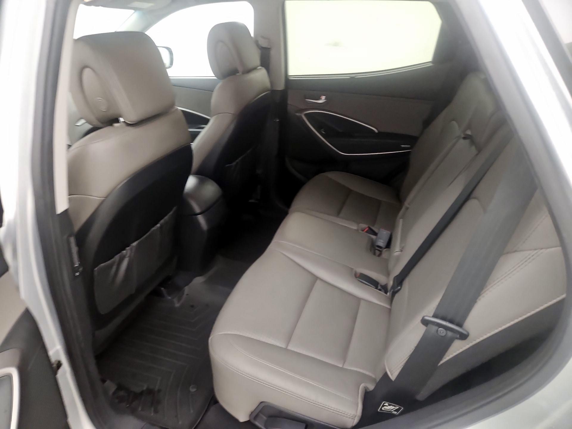 Thumbnail: 2016 Hyundai Santa Fe - 19