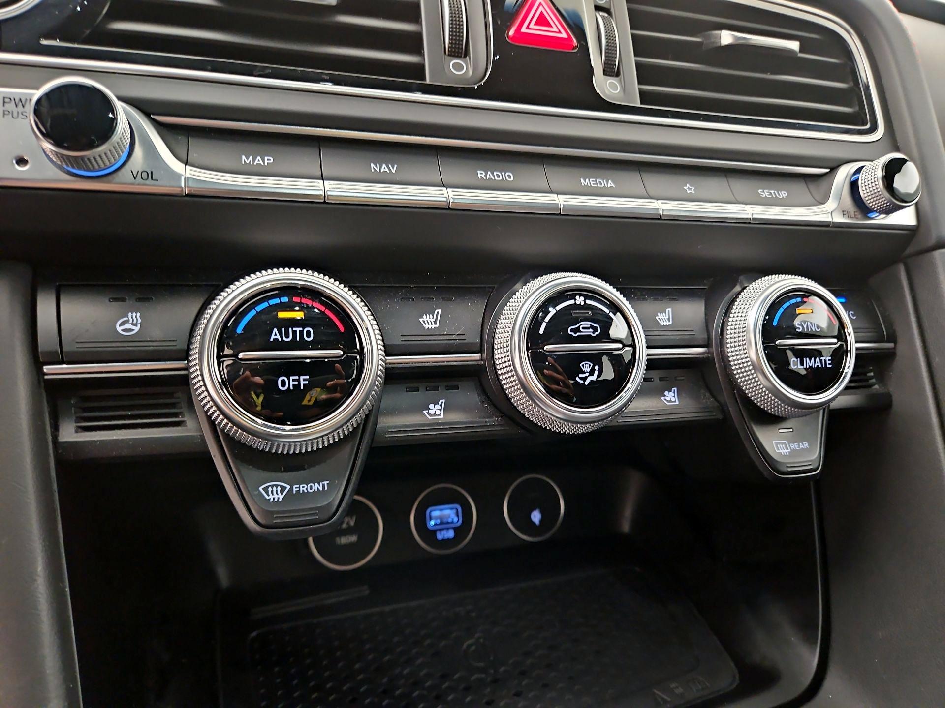 Thumbnail: 2023 Genesis G70 - 17