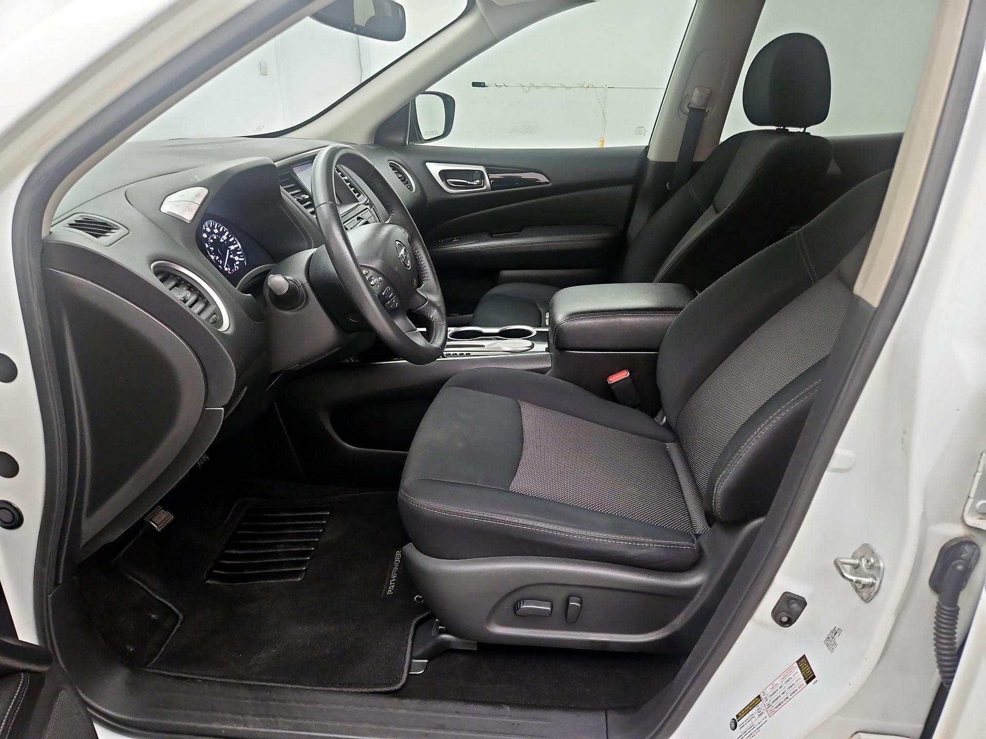Thumbnail: 2018 Nissan Pathfinder - 11