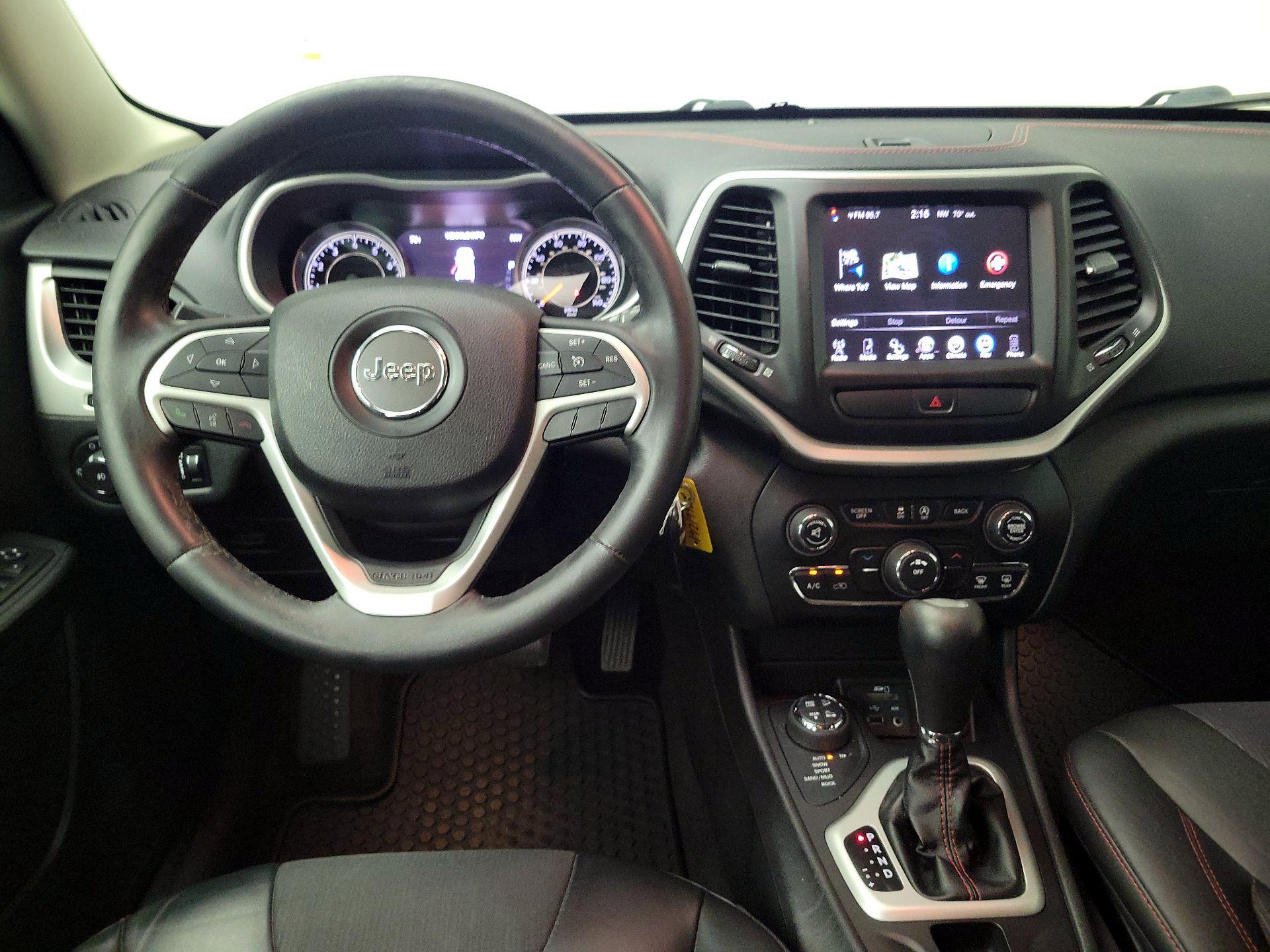 Thumbnail: 2015 Jeep Cherokee - 10