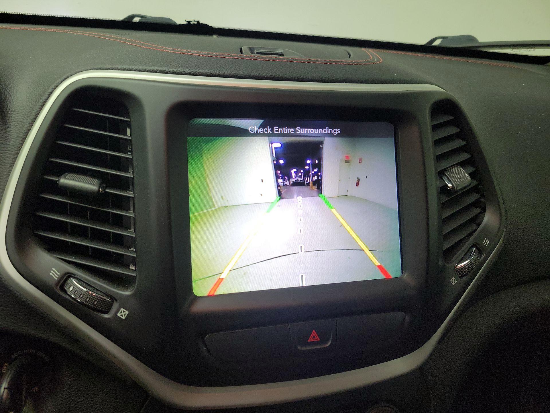 Thumbnail: 2015 Jeep Cherokee - 15