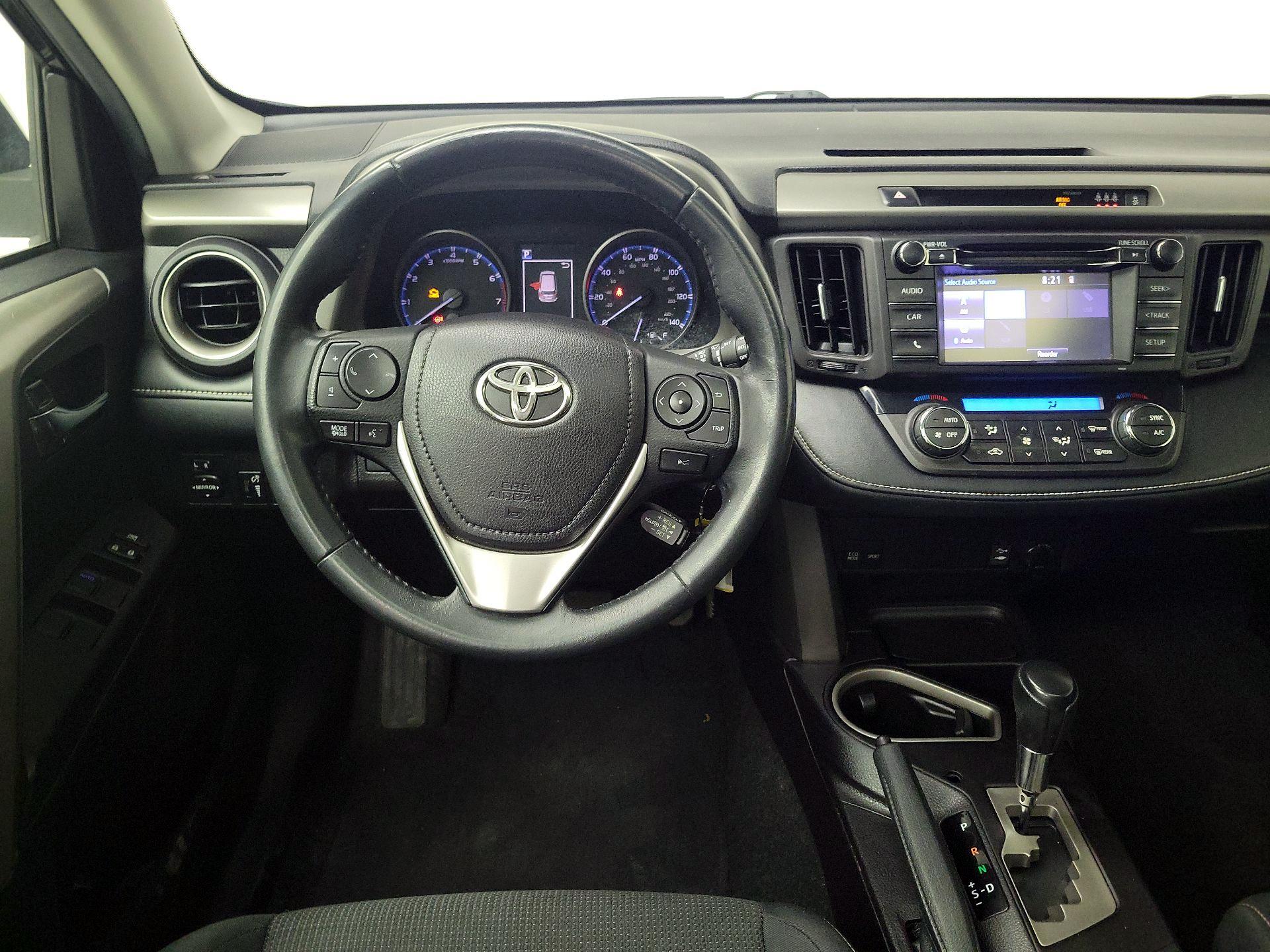 Thumbnail: 2018 Toyota RAV4 - 10