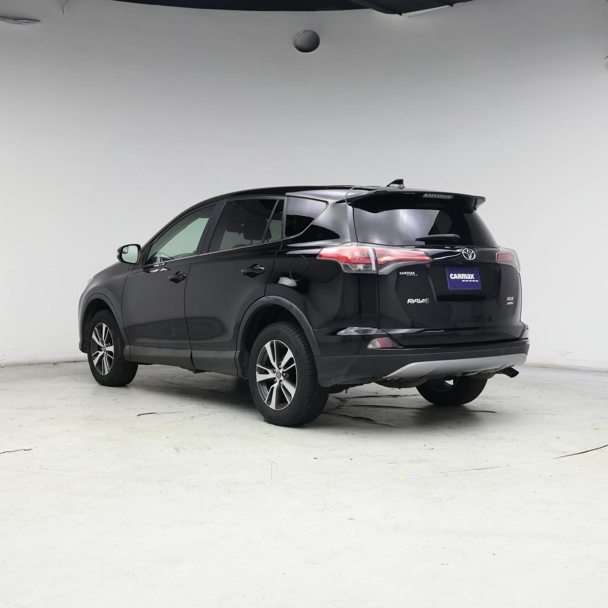 Thumbnail: 2018 Toyota RAV4 - 2