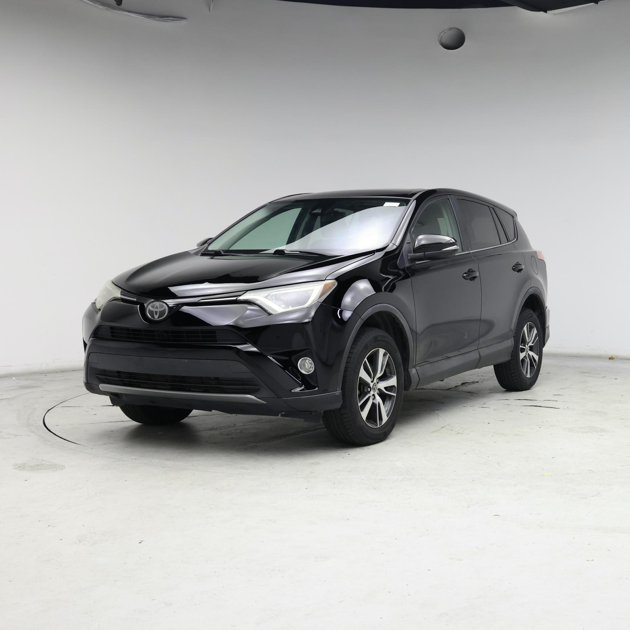 Thumbnail: 2018 Toyota RAV4 - 4