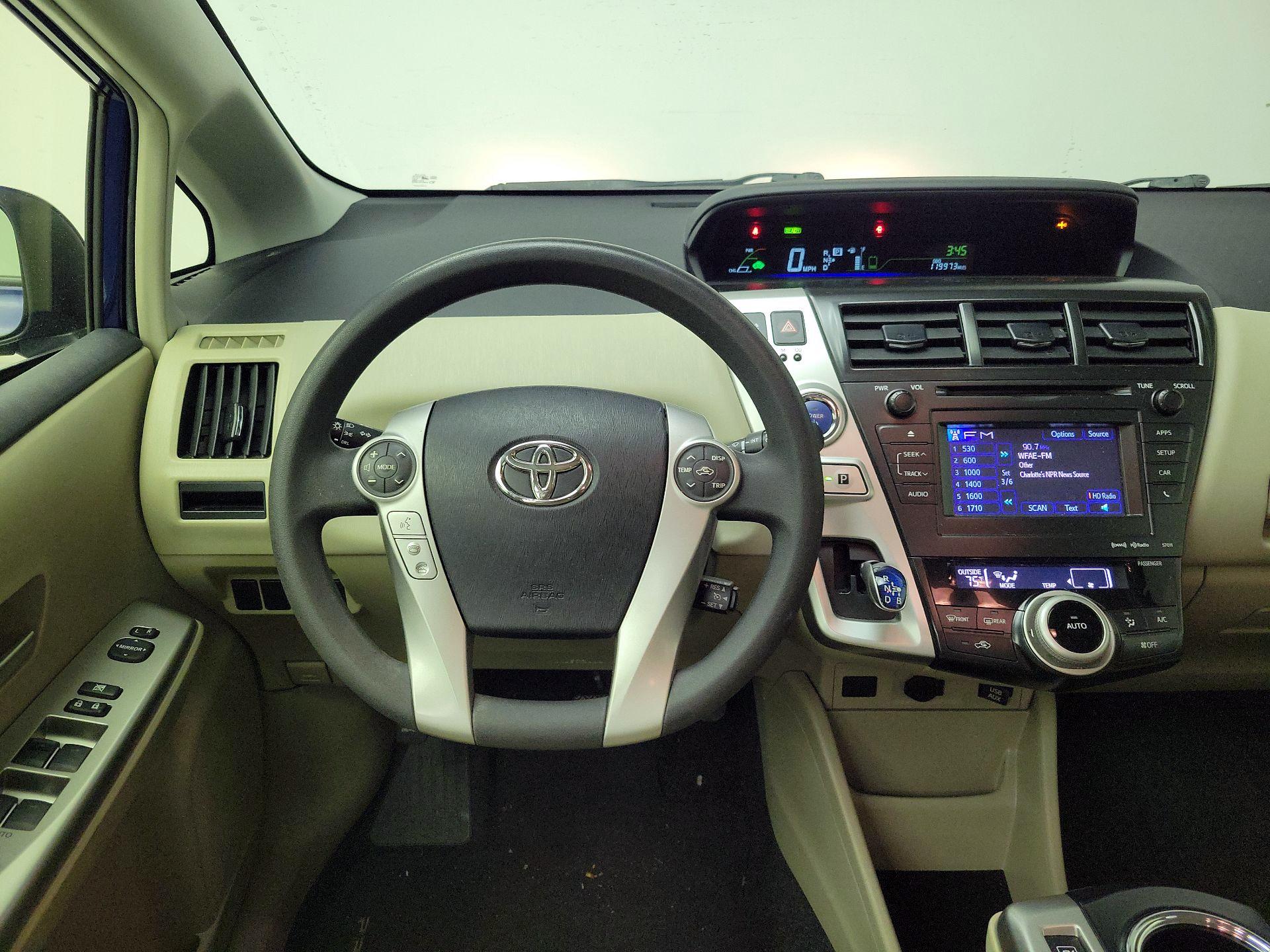 Thumbnail: 2014 Toyota Prius v - 10