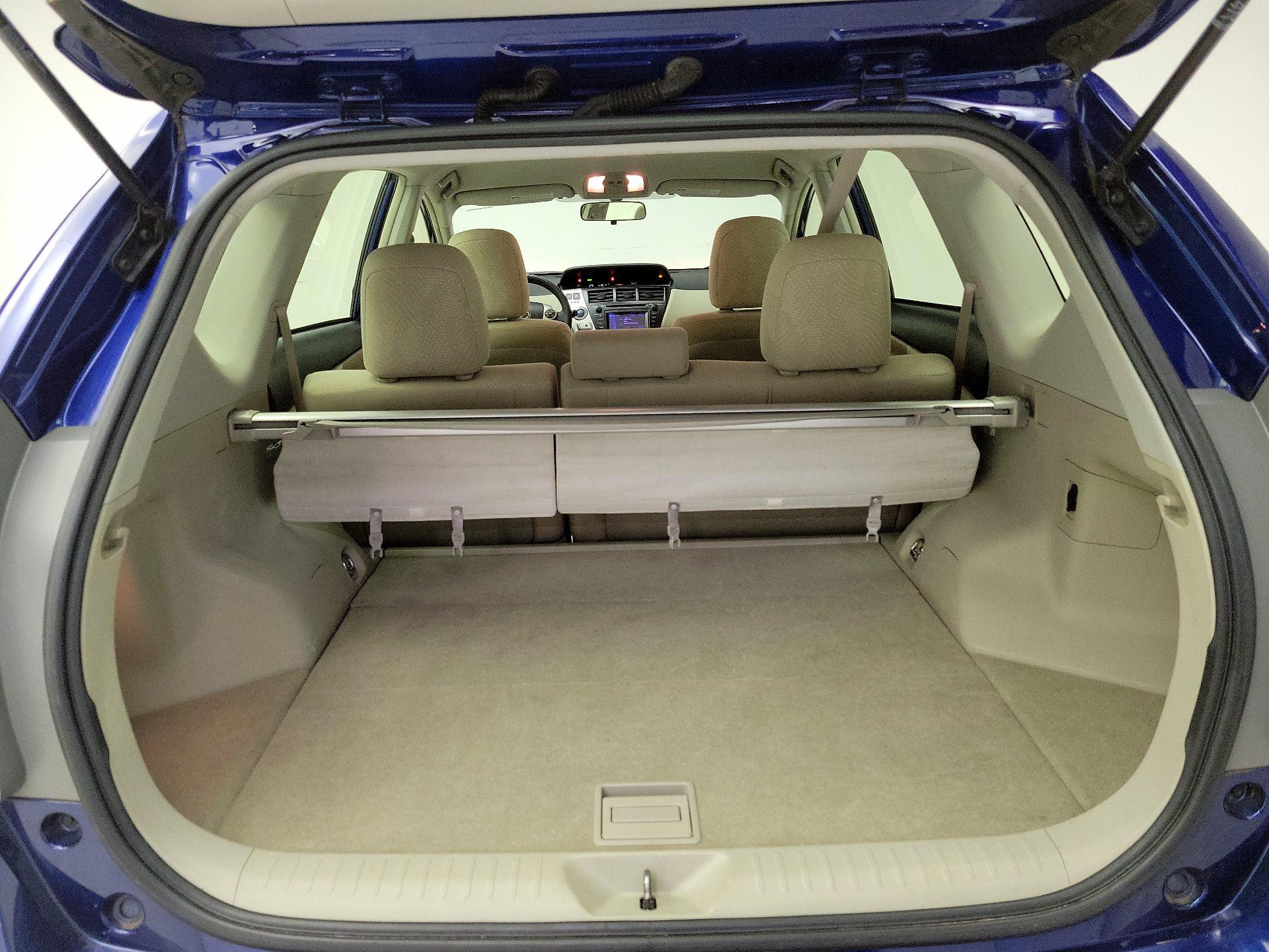Thumbnail: 2014 Toyota Prius v - 20