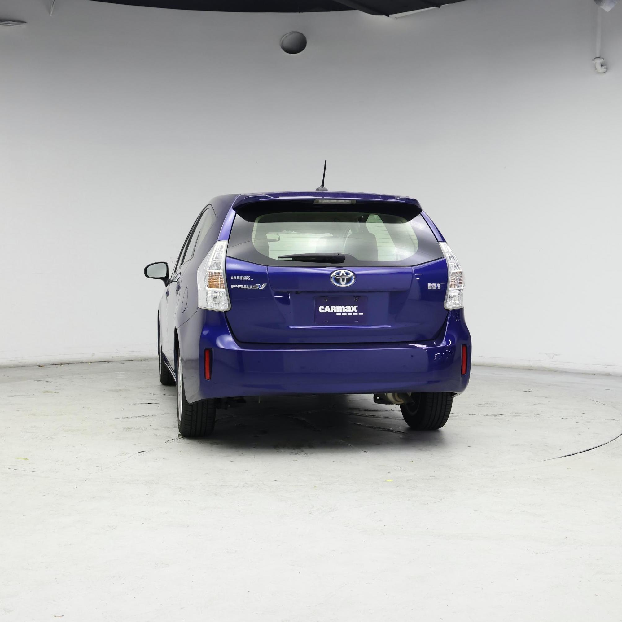 Thumbnail: 2014 Toyota Prius v - 6
