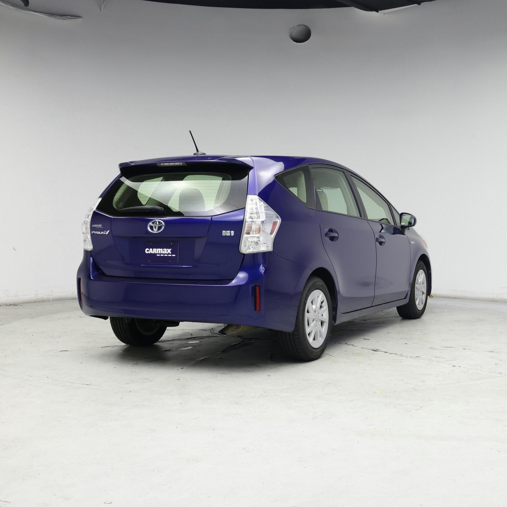 Thumbnail: 2014 Toyota Prius v - 8
