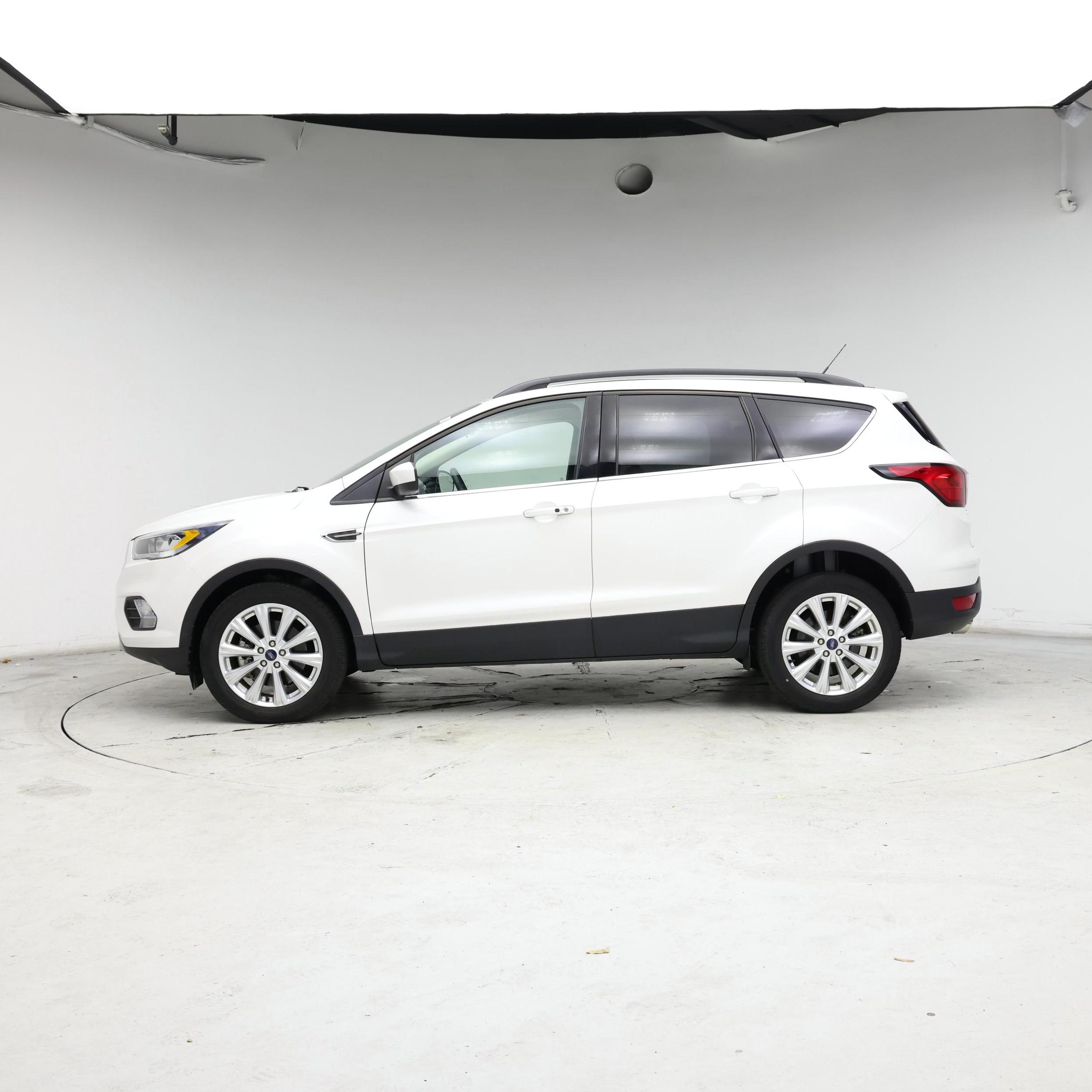 Thumbnail: 2019 Ford Escape - 3
