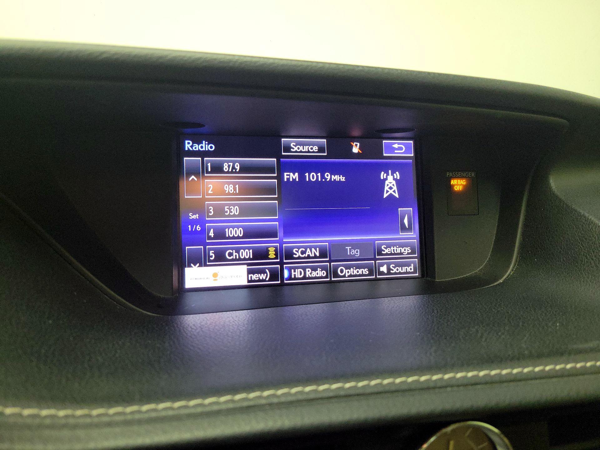 Thumbnail: 2015 Lexus ES - 16