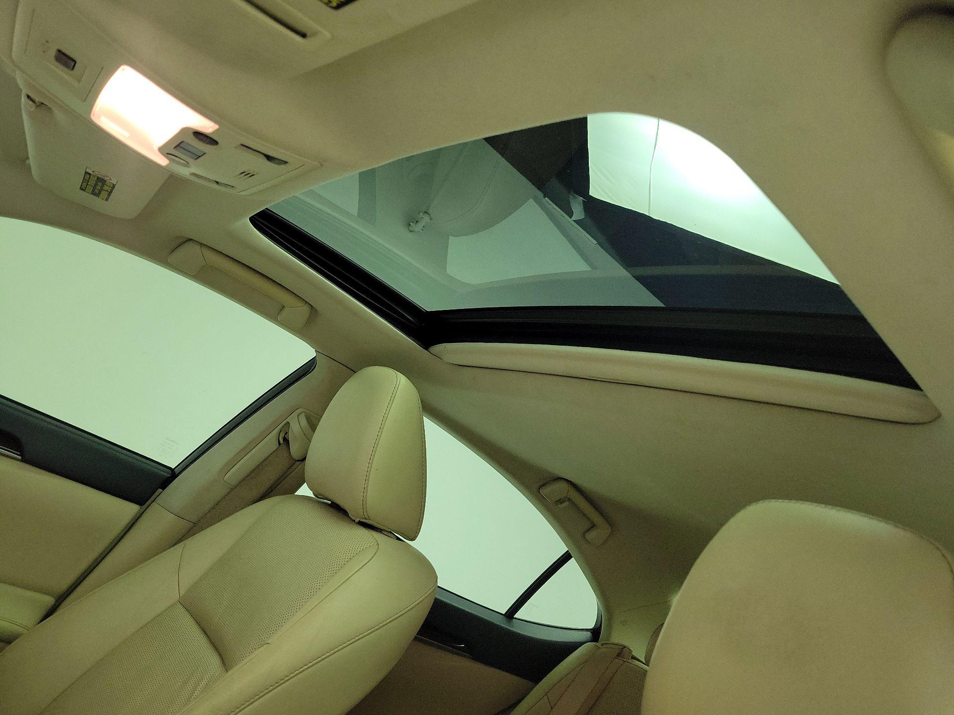 Thumbnail: 2015 Lexus ES - 20