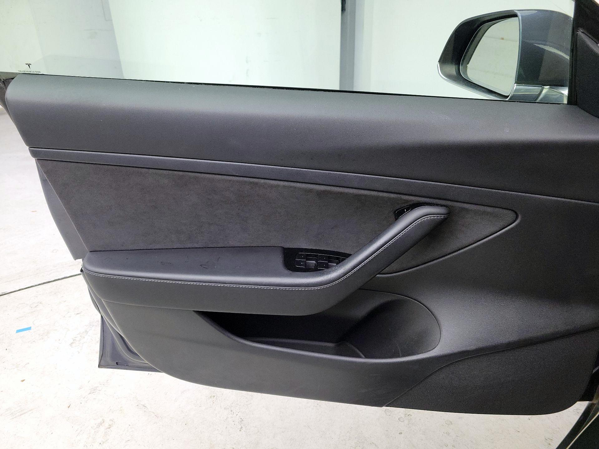 Thumbnail: 2020 Tesla Model 3 - 12