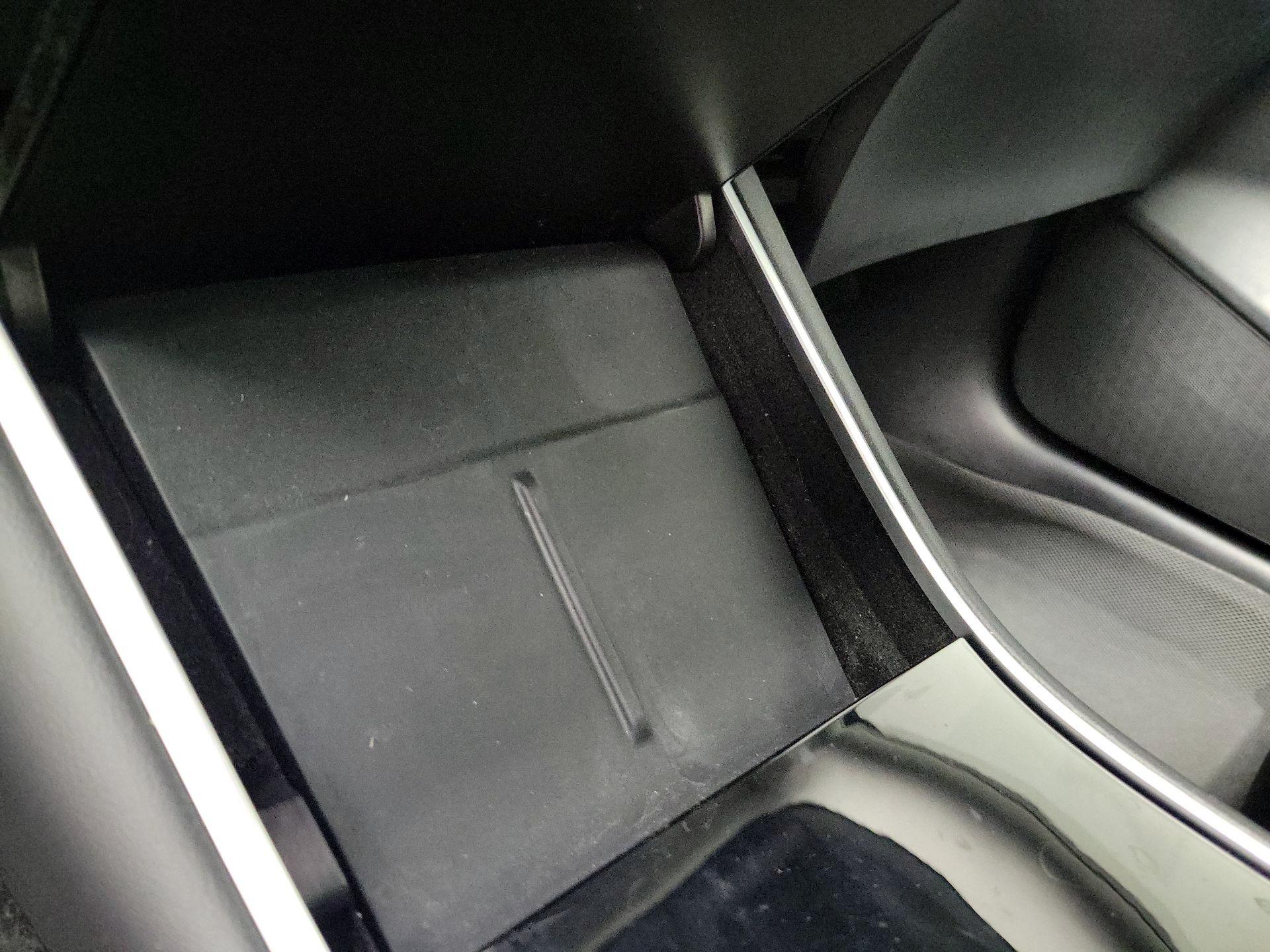 Thumbnail: 2020 Tesla Model 3 - 18