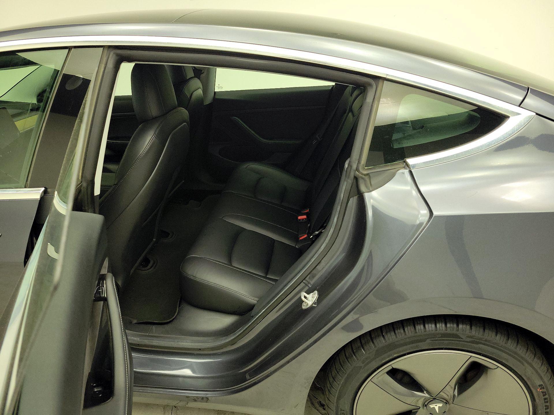 Thumbnail: 2020 Tesla Model 3 - 20