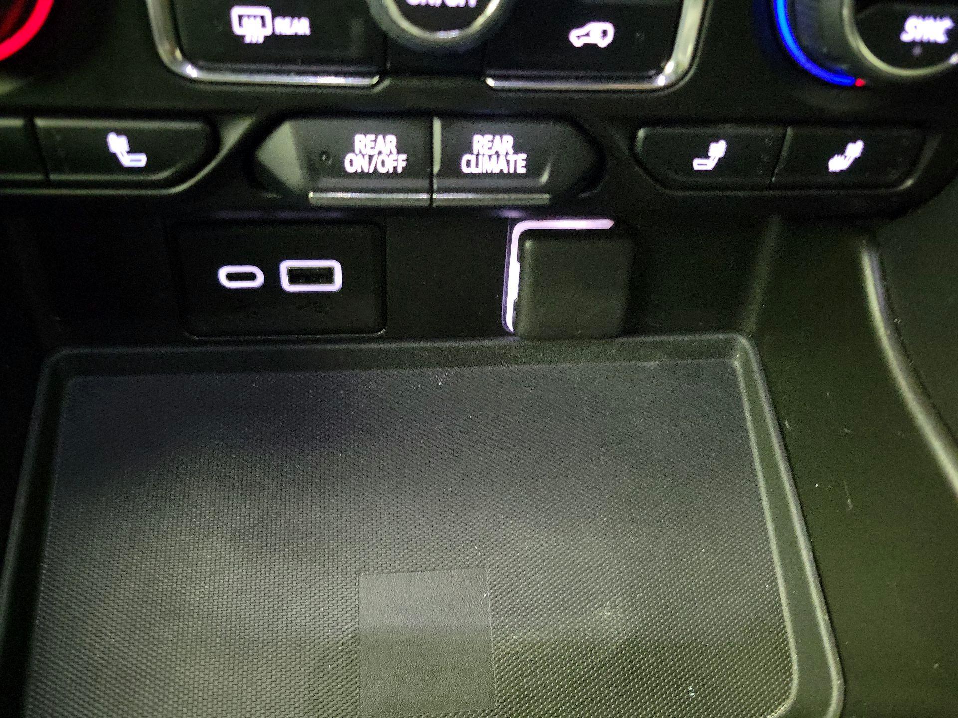 Thumbnail: 2021 Chevrolet Suburban - 18