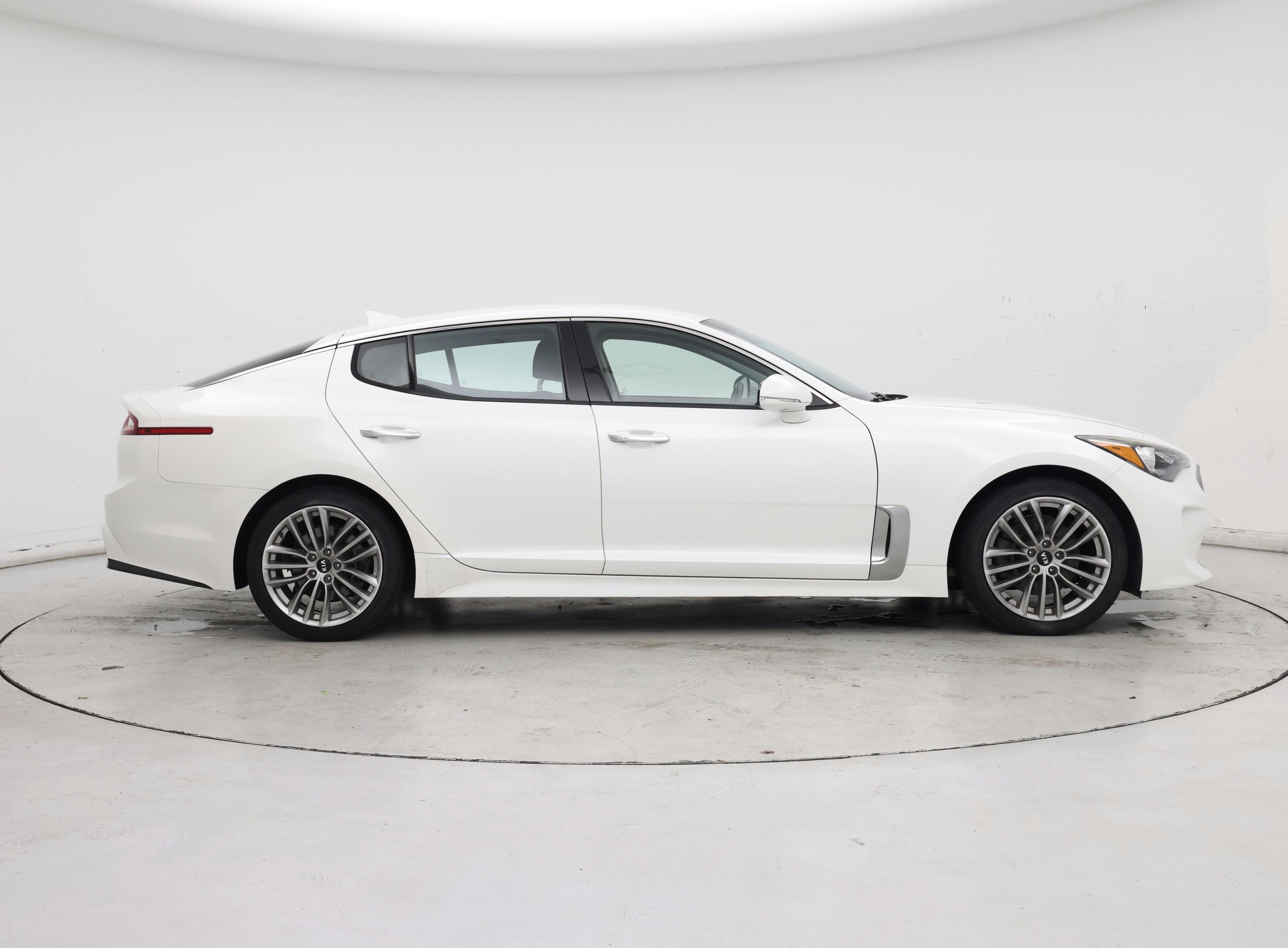 Thumbnail: 2018 Kia Stinger - 7