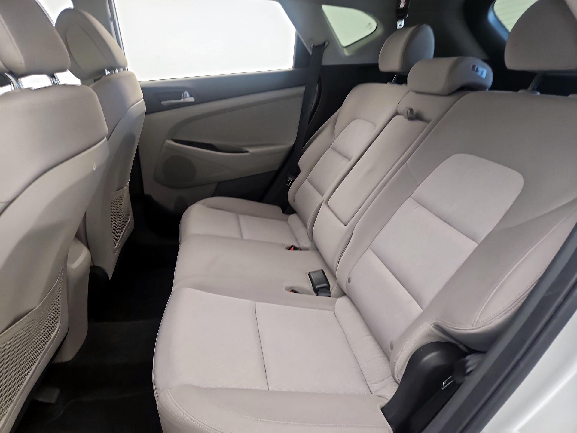 Thumbnail: 2016 Hyundai Tucson - 19