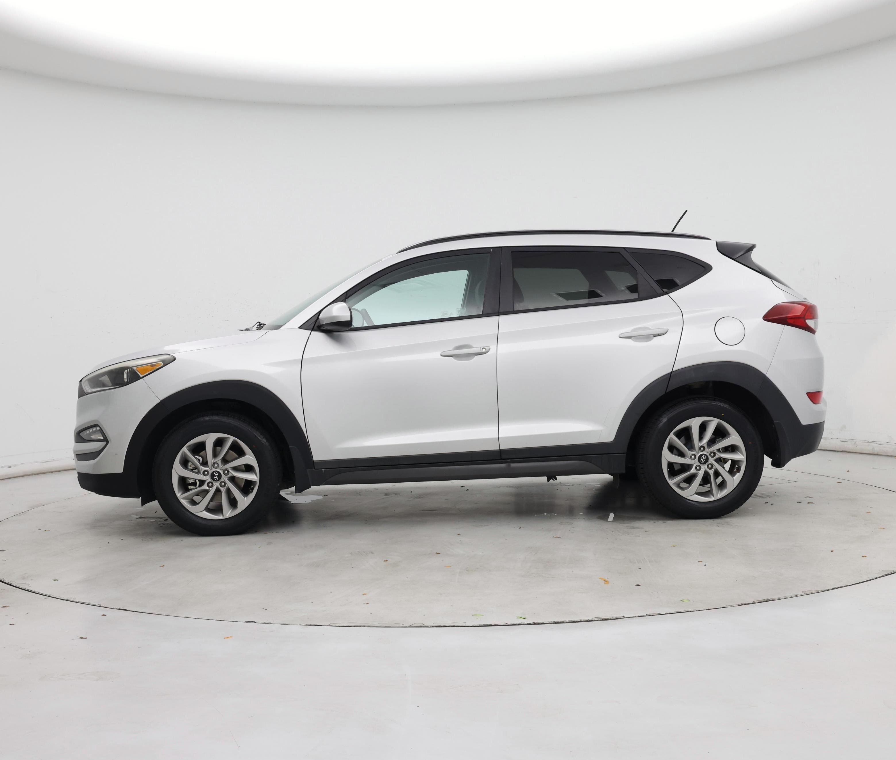 Thumbnail: 2016 Hyundai Tucson - 3