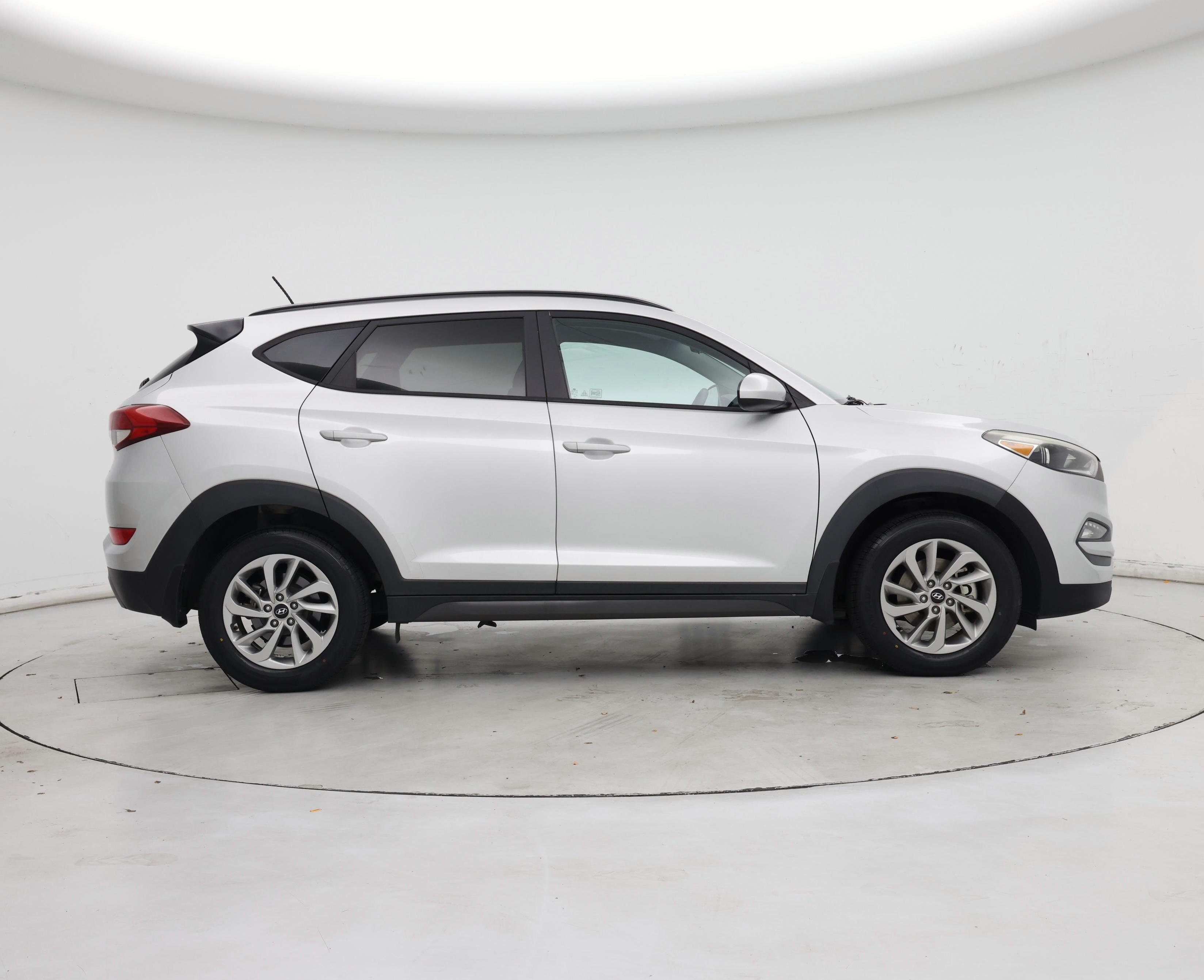 Thumbnail: 2016 Hyundai Tucson - 7