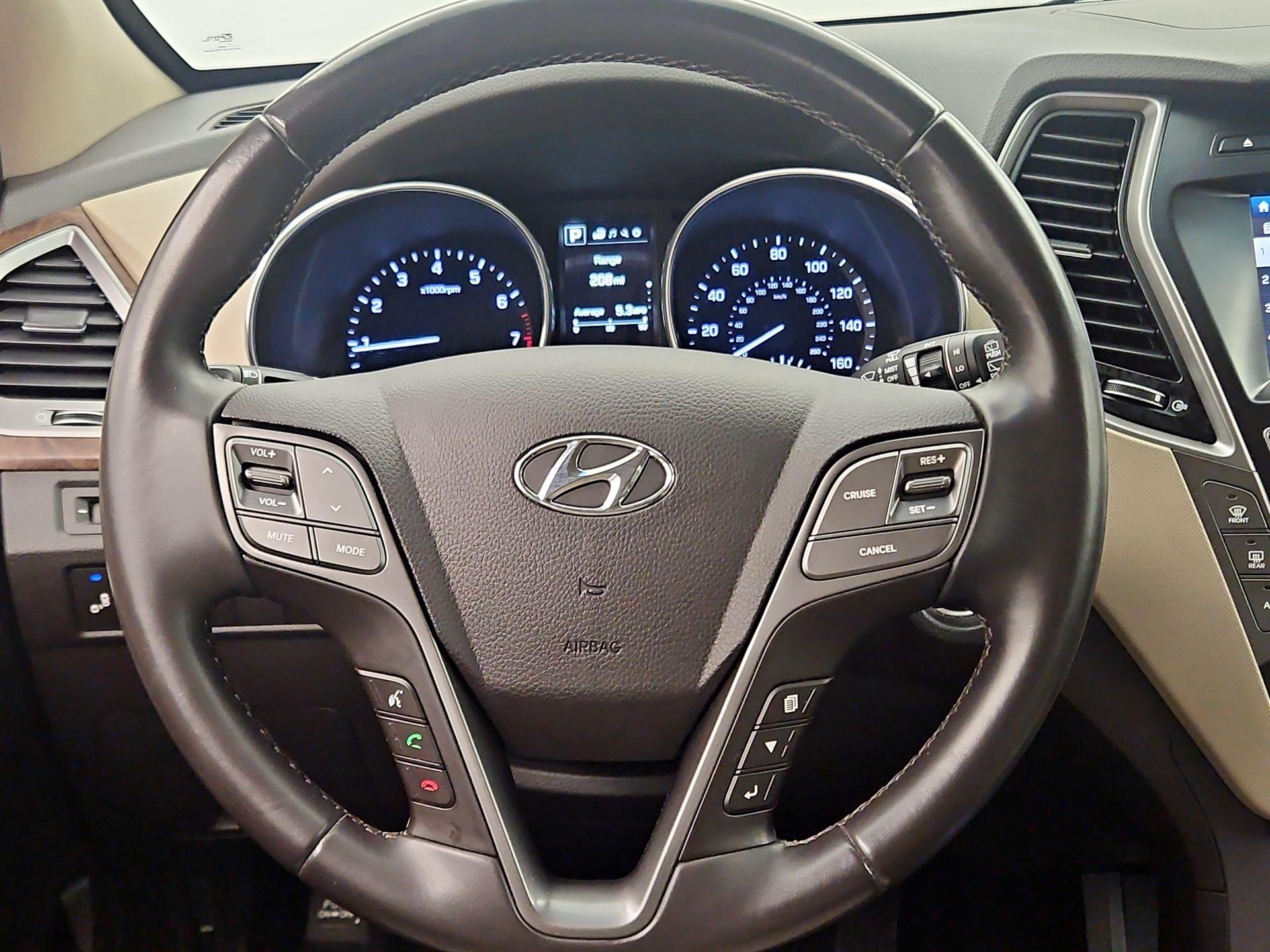 Thumbnail: 2017 Hyundai Santa Fe - 10