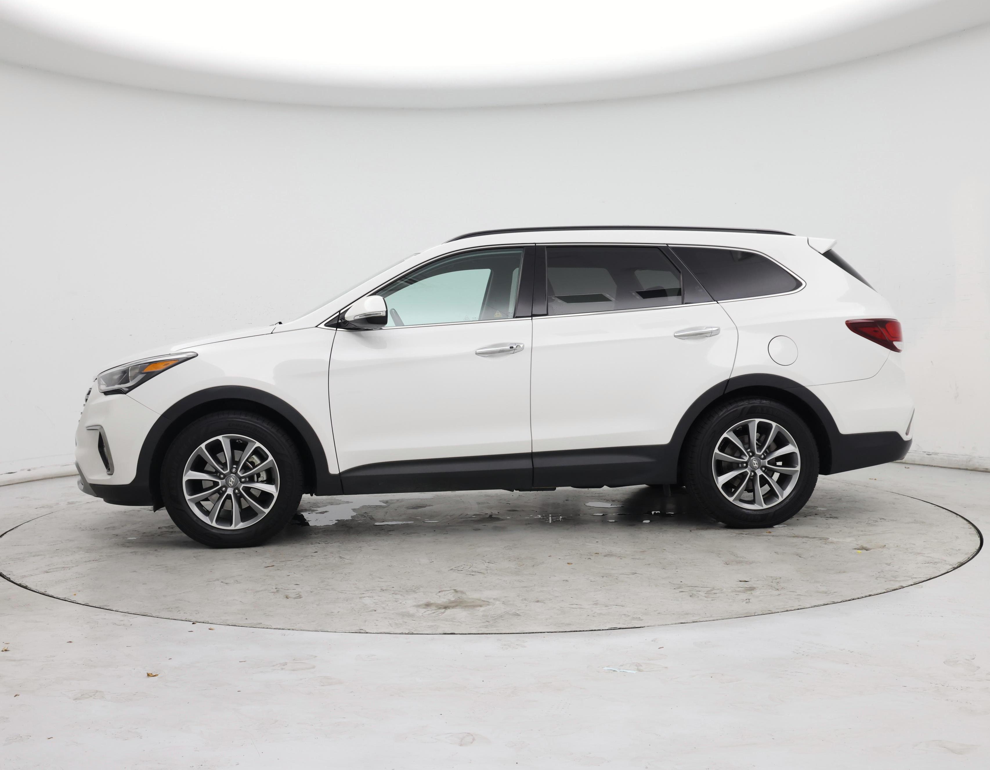 Thumbnail: 2017 Hyundai Santa Fe - 3