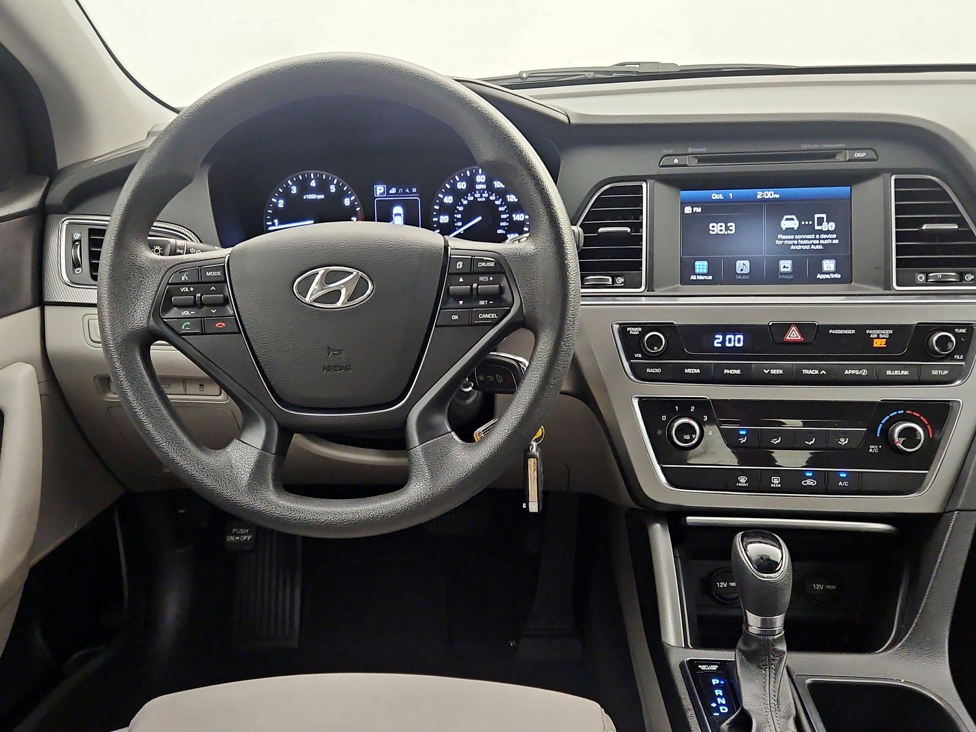 Thumbnail: 2016 Hyundai Sonata - 10
