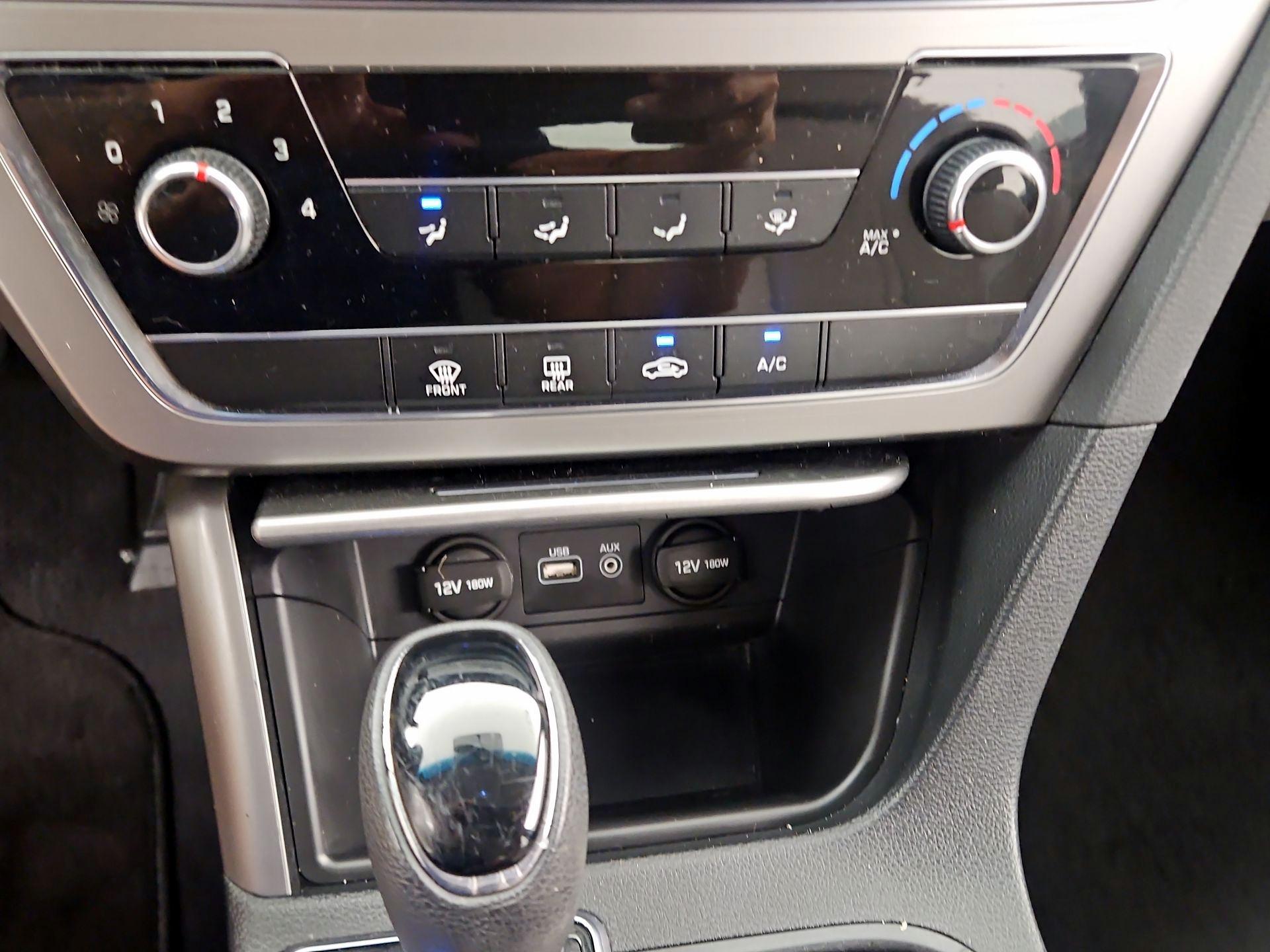 Thumbnail: 2016 Hyundai Sonata - 16