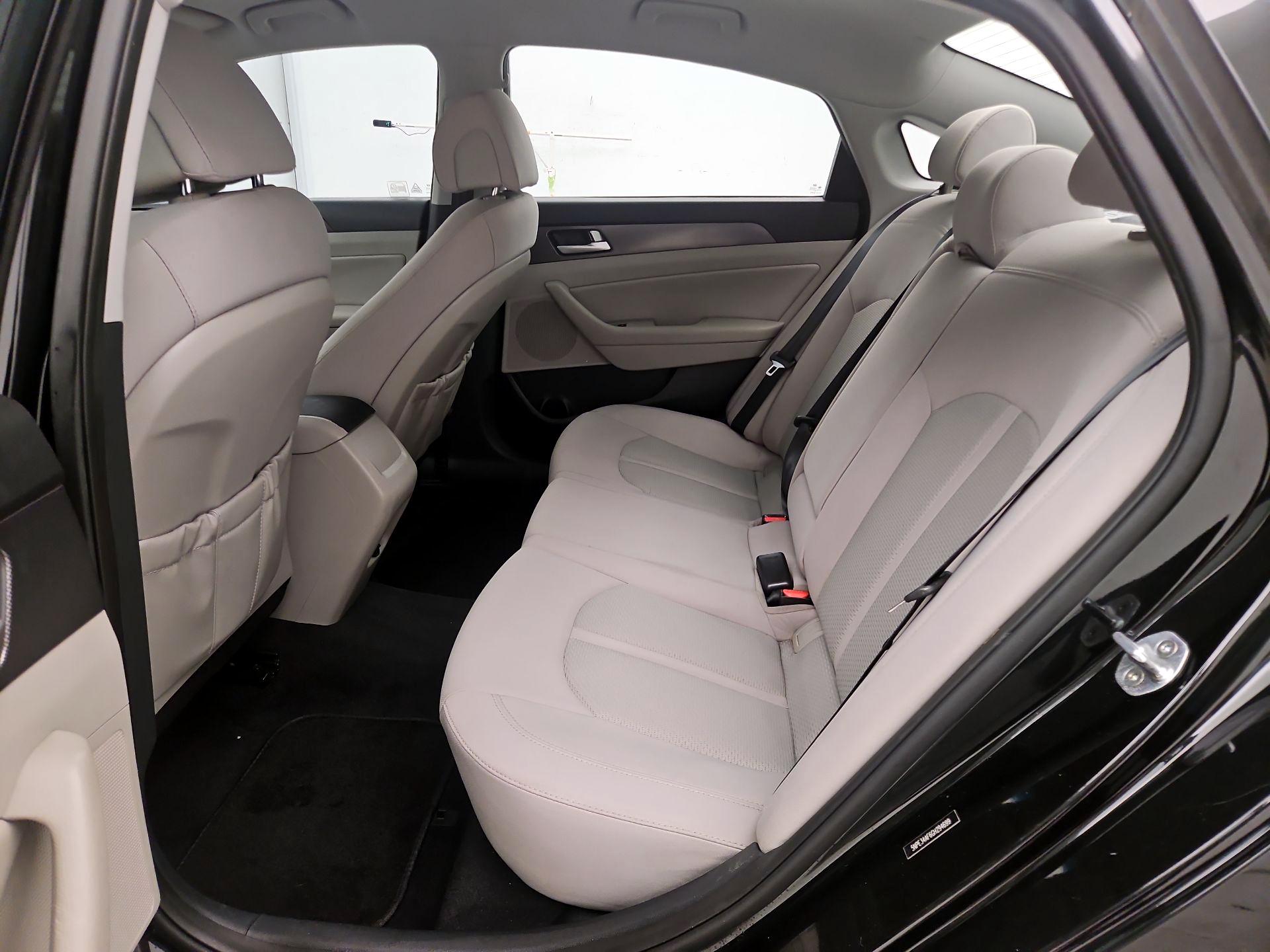 Thumbnail: 2016 Hyundai Sonata - 19