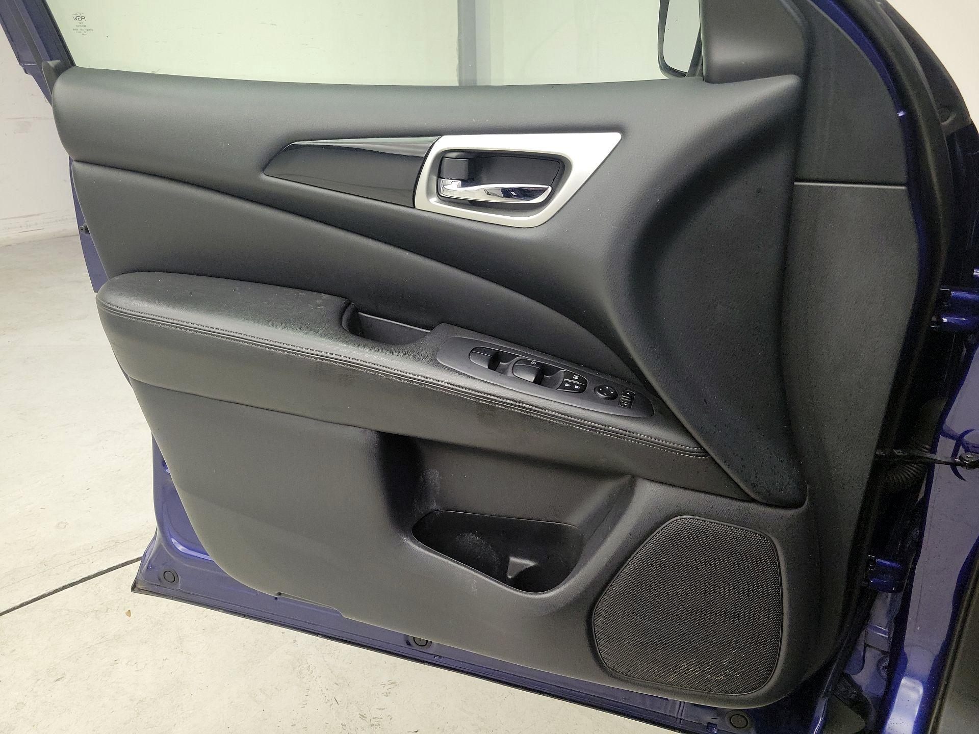 Thumbnail: 2018 Nissan Pathfinder - 12