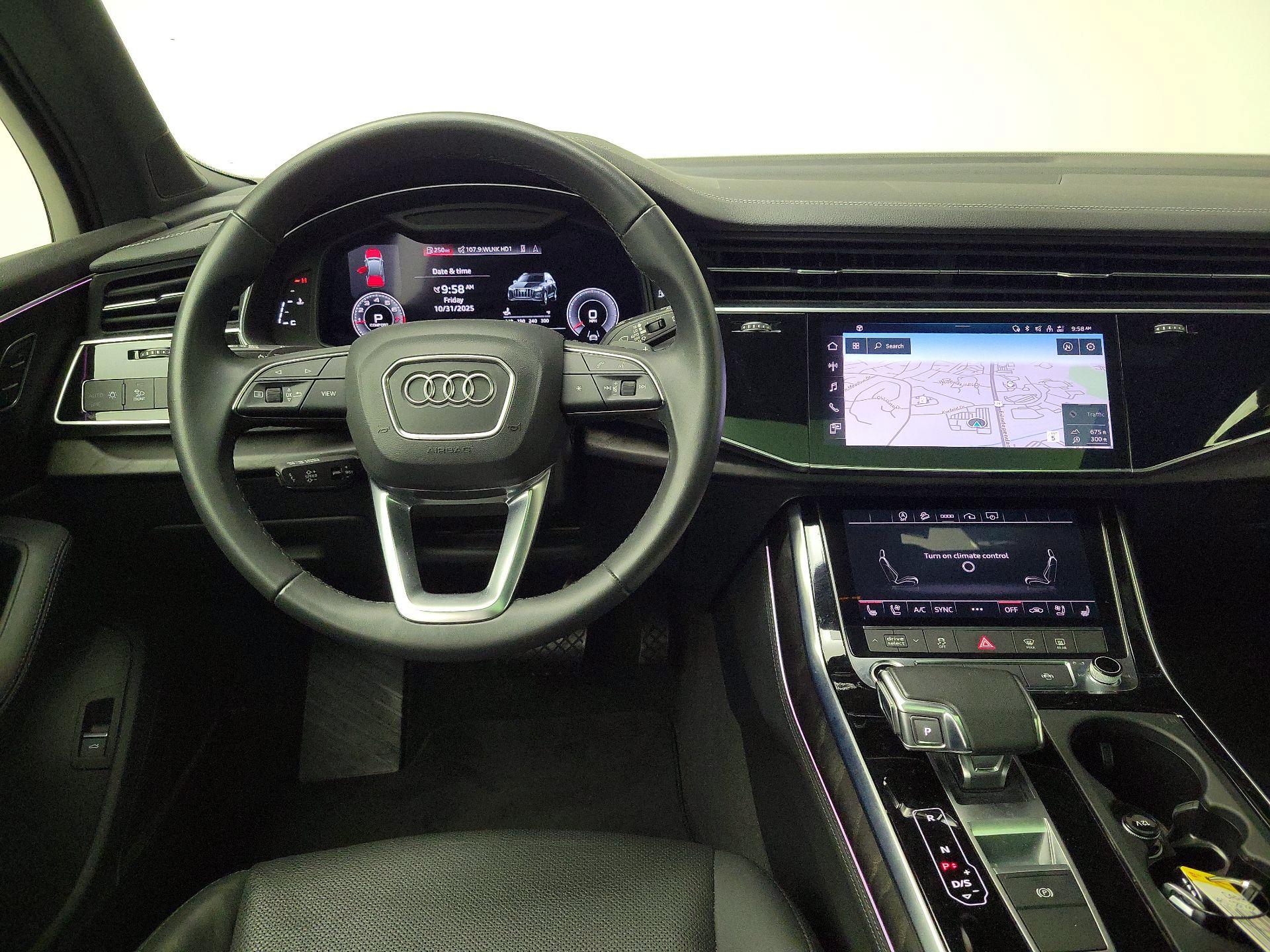 Thumbnail: 2023 Audi Q7 - 10