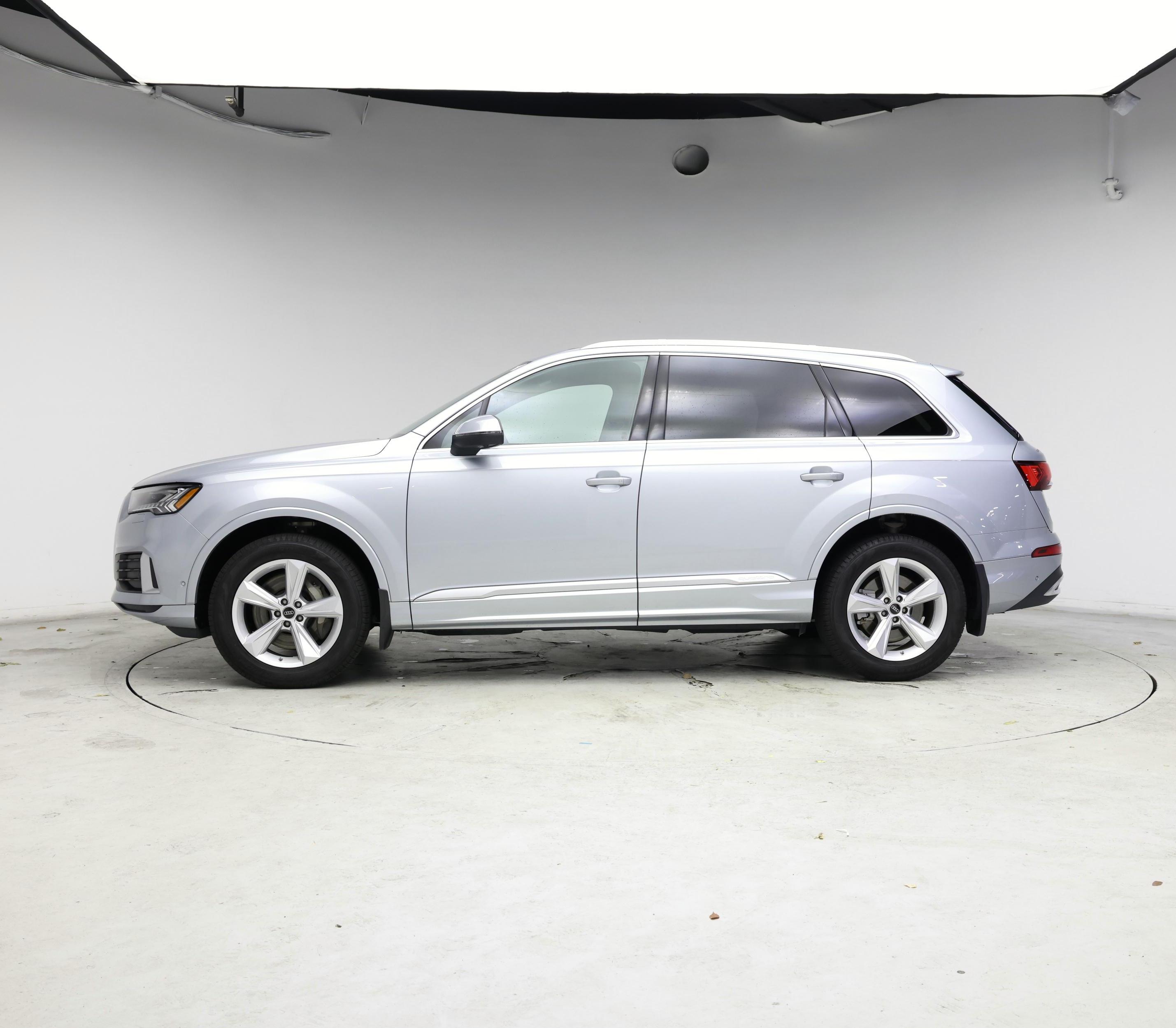 Thumbnail: 2023 Audi Q7 - 3