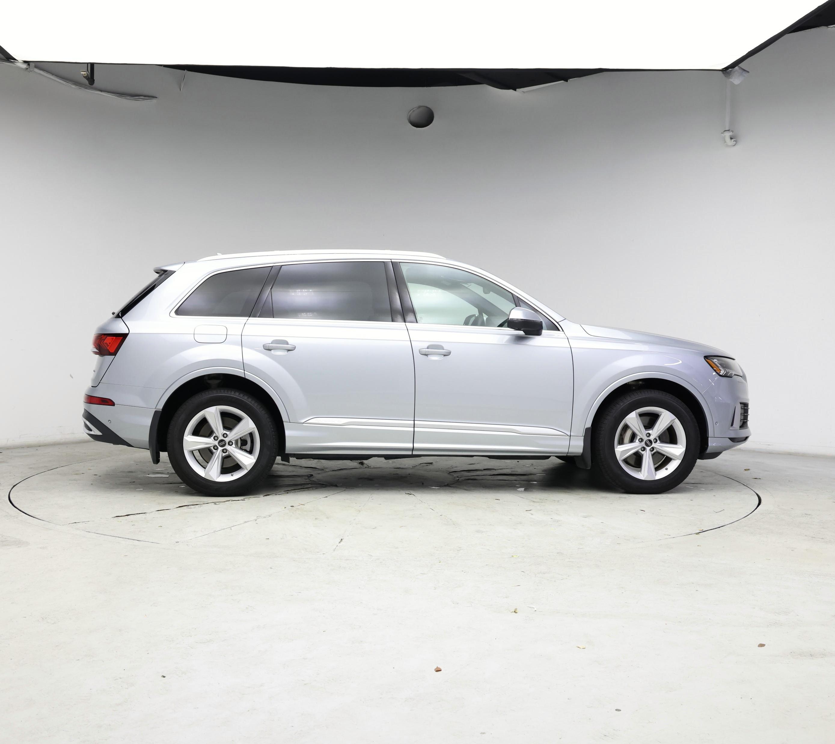 Thumbnail: 2023 Audi Q7 - 7