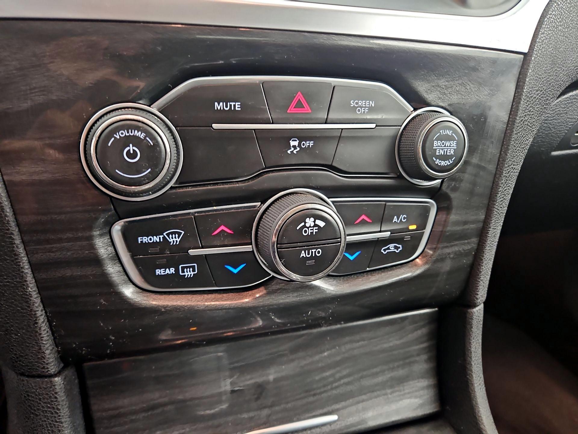 Thumbnail: 2018 Chrysler 300 - 16