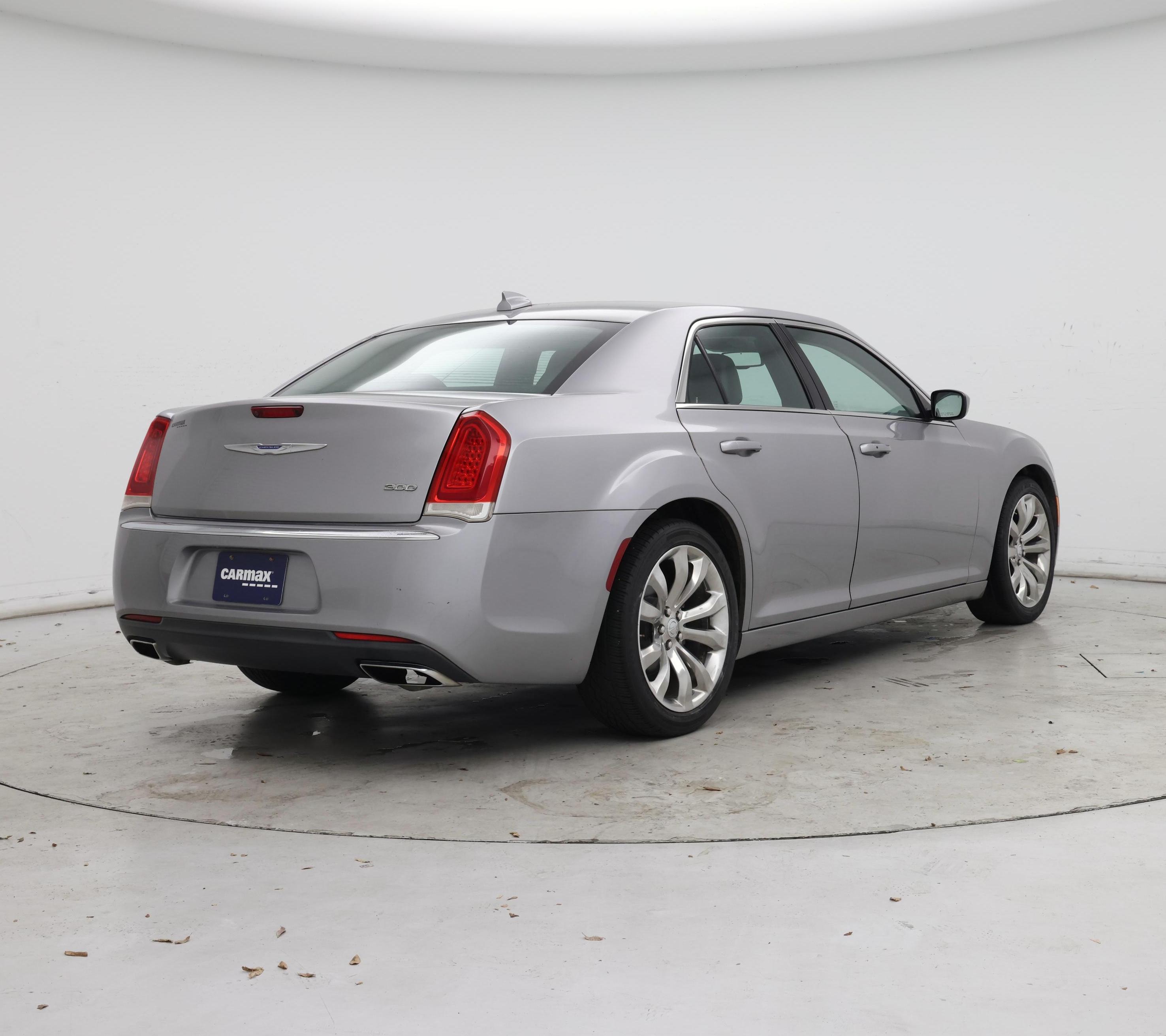 Thumbnail: 2018 Chrysler 300 - 8