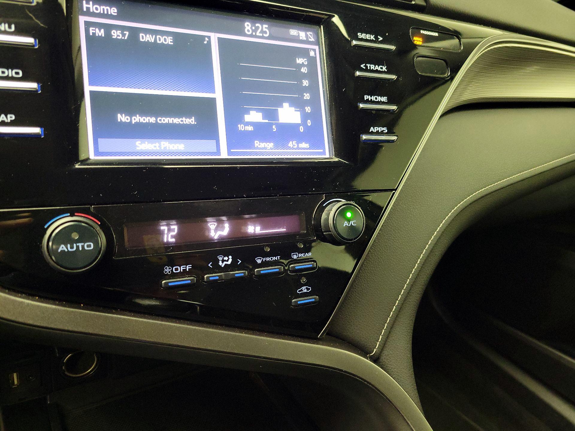 Thumbnail: 2019 Toyota Camry - 15