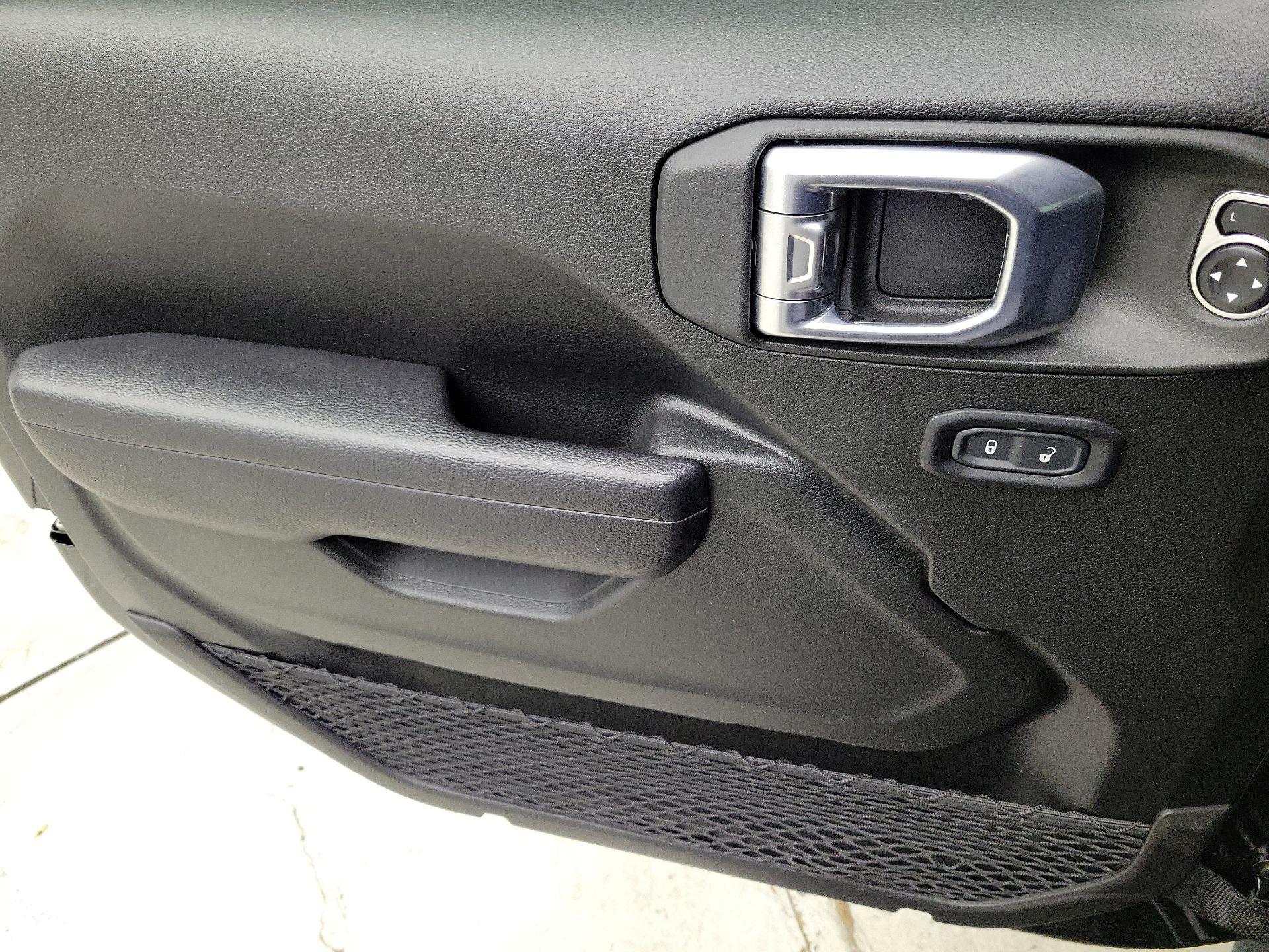 Thumbnail: 2024 Jeep Gladiator - 12