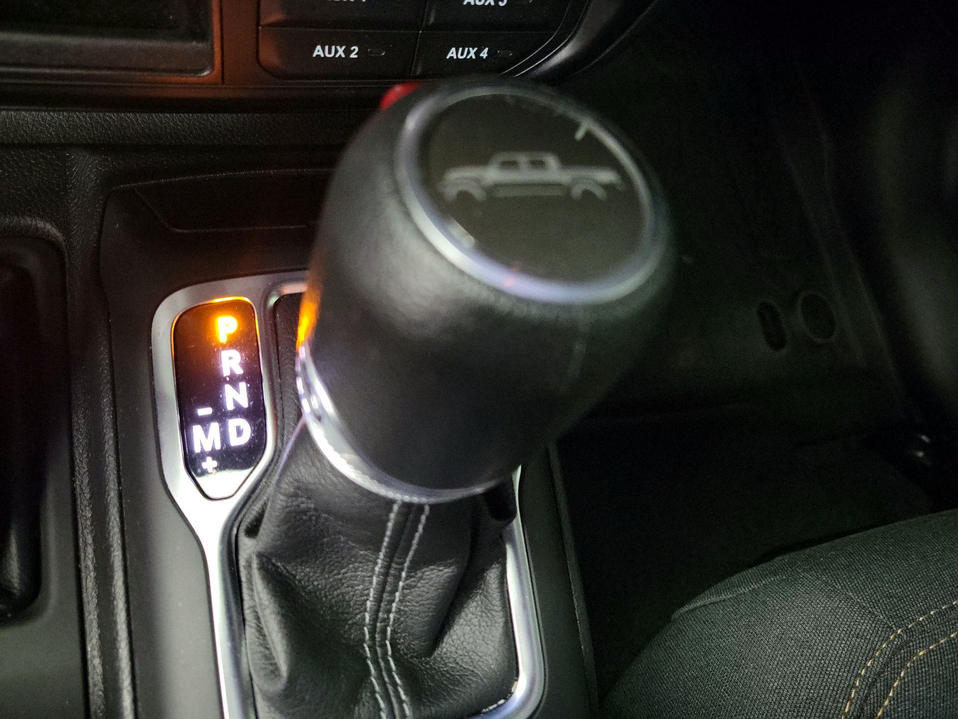 Thumbnail: 2024 Jeep Gladiator - 17