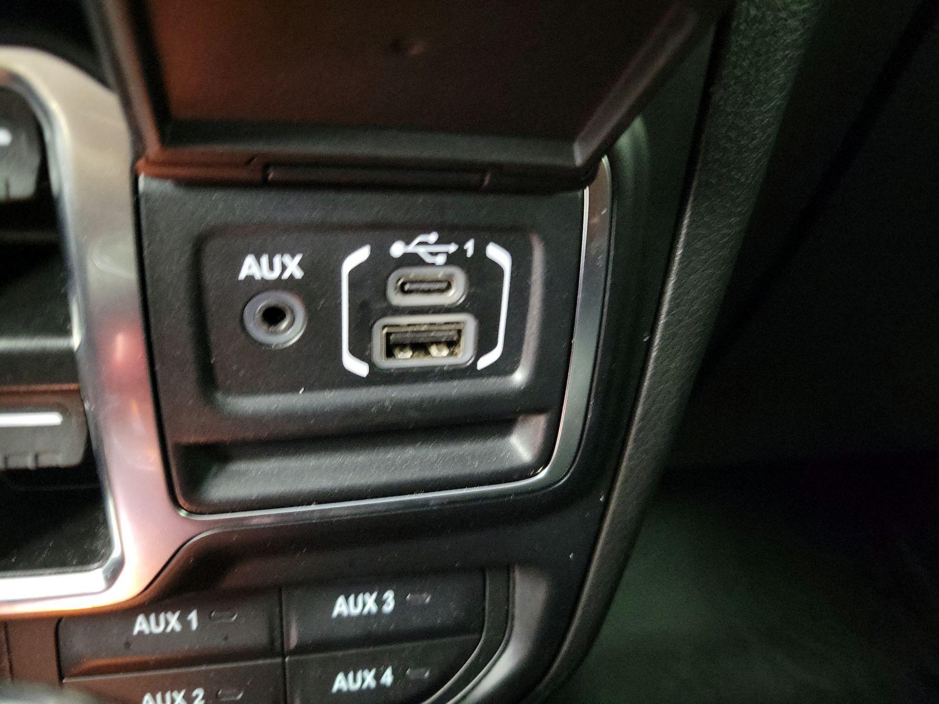 Thumbnail: 2024 Jeep Gladiator - 18