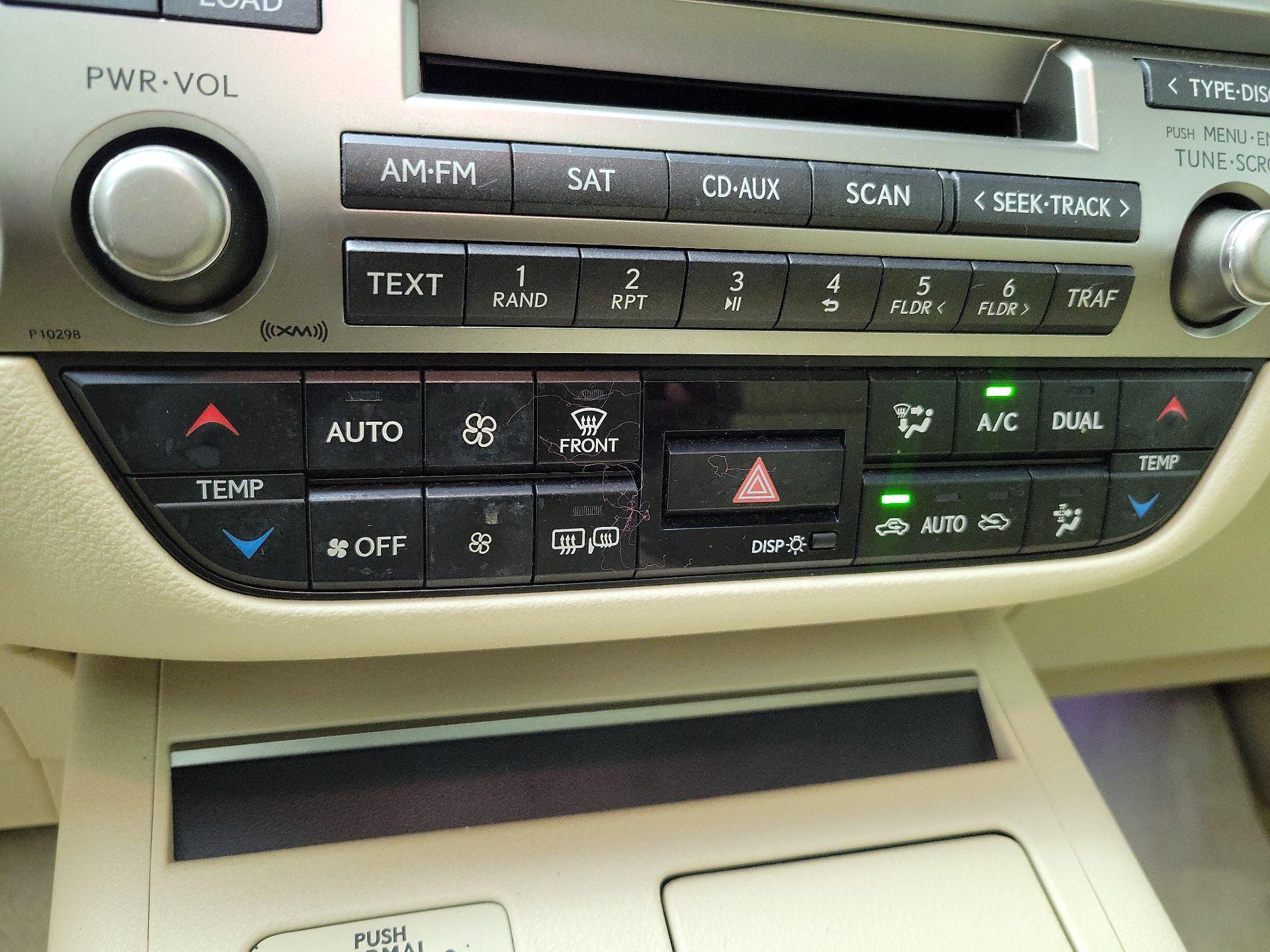 Thumbnail: 2014 Lexus ES - 15