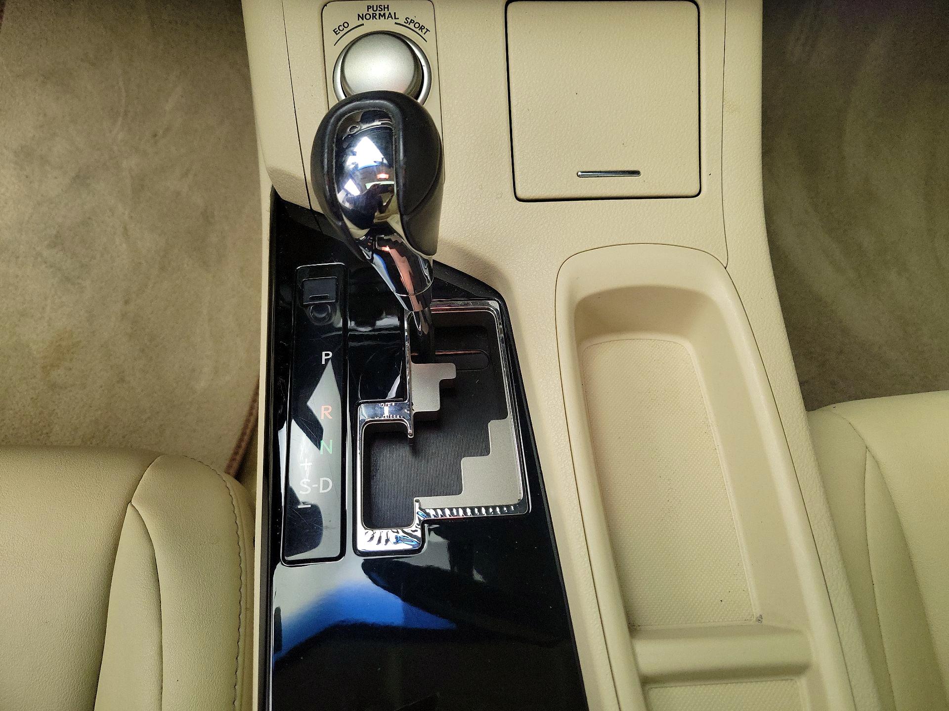 Thumbnail: 2014 Lexus ES - 16