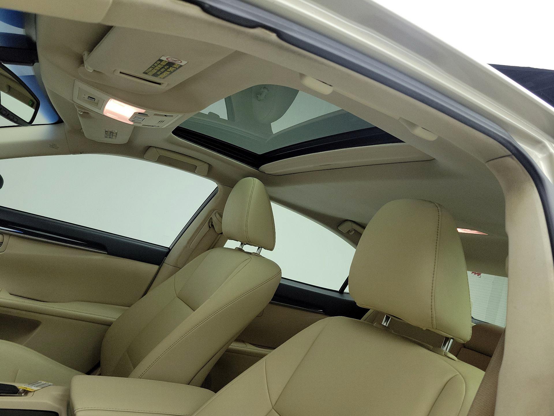Thumbnail: 2014 Lexus ES - 18