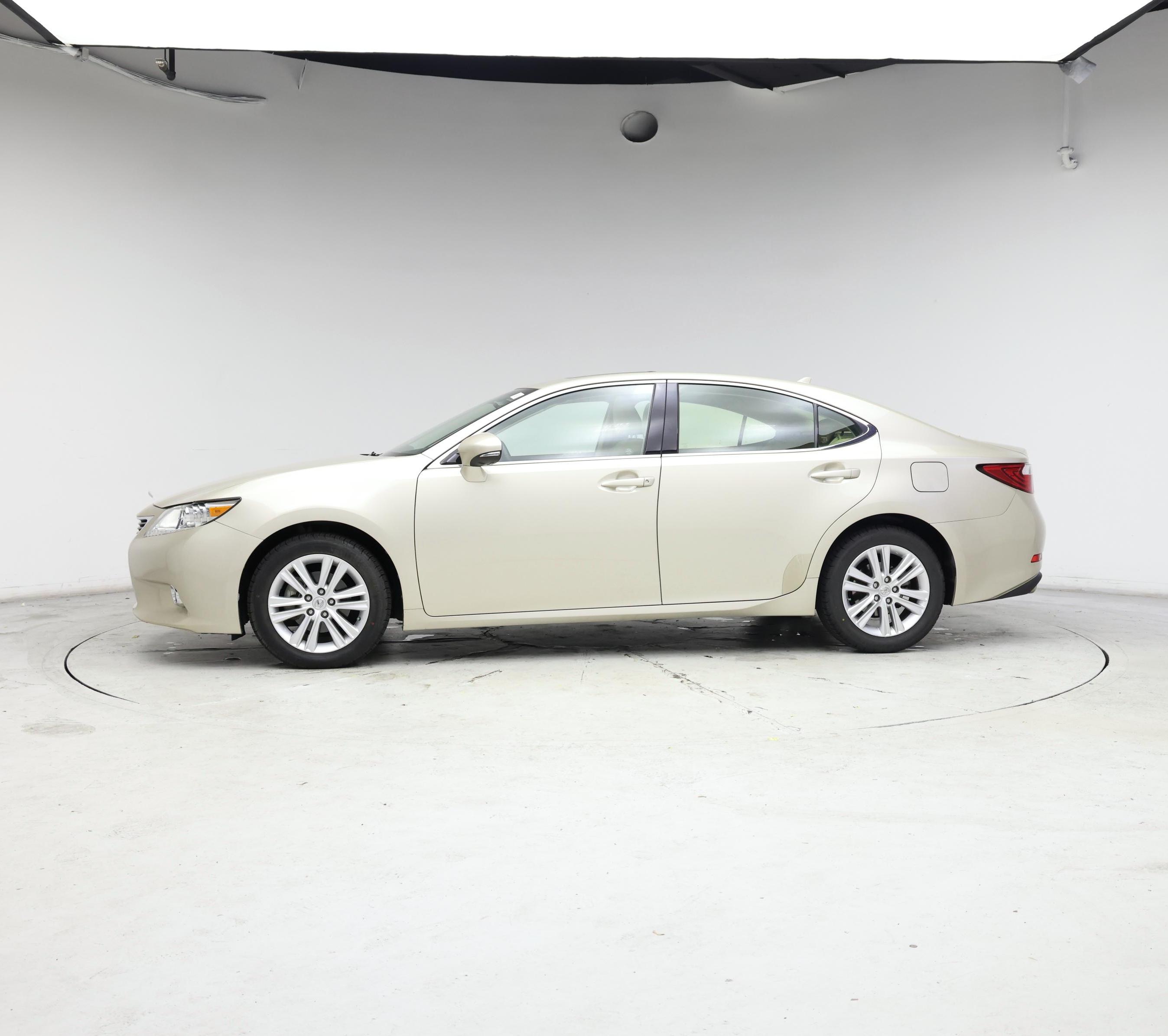 Thumbnail: 2014 Lexus ES - 3