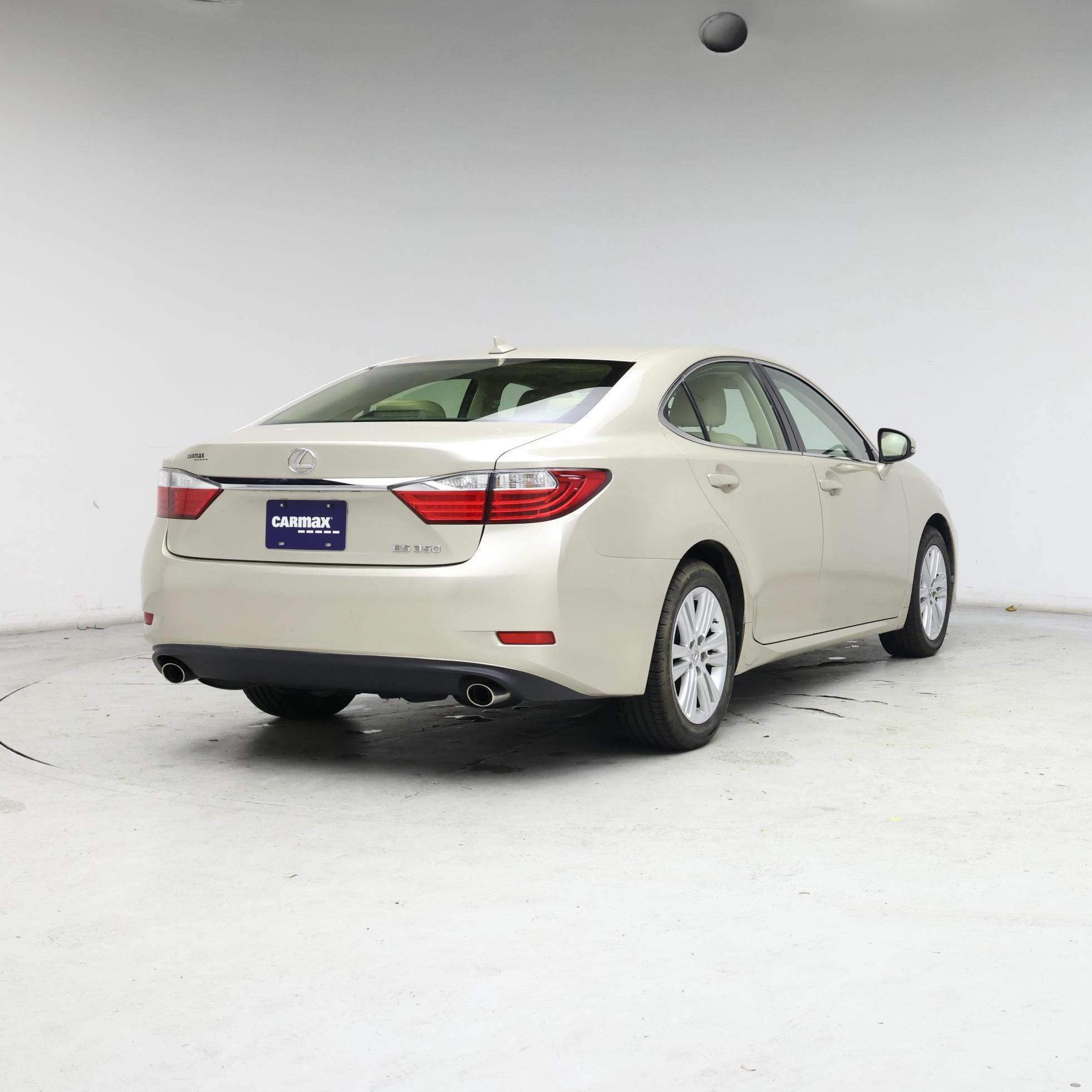 Thumbnail: 2014 Lexus ES - 8