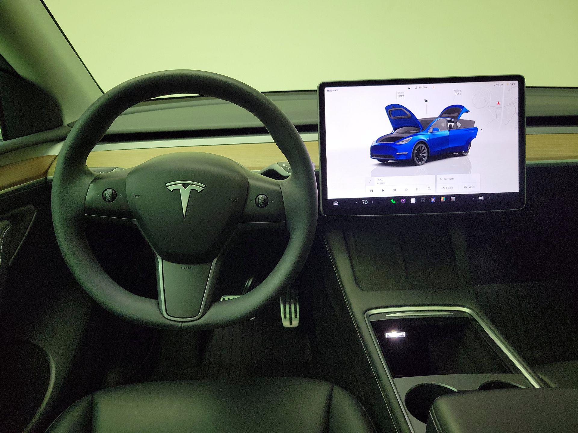 Thumbnail: 2023 Tesla Model Y - 10