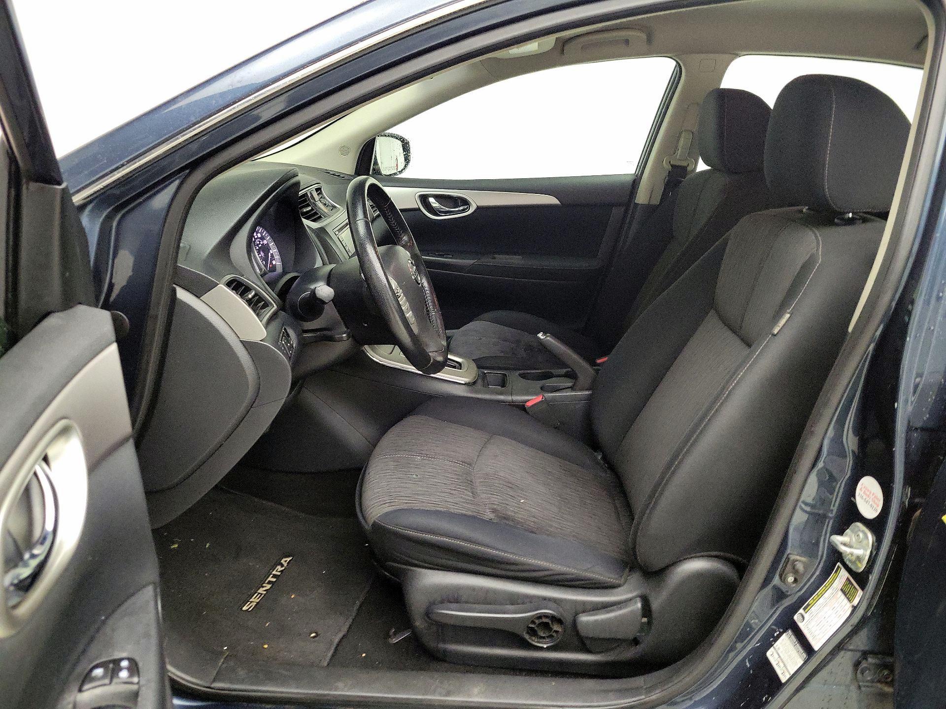 Thumbnail: 2015 Nissan Sentra - 11