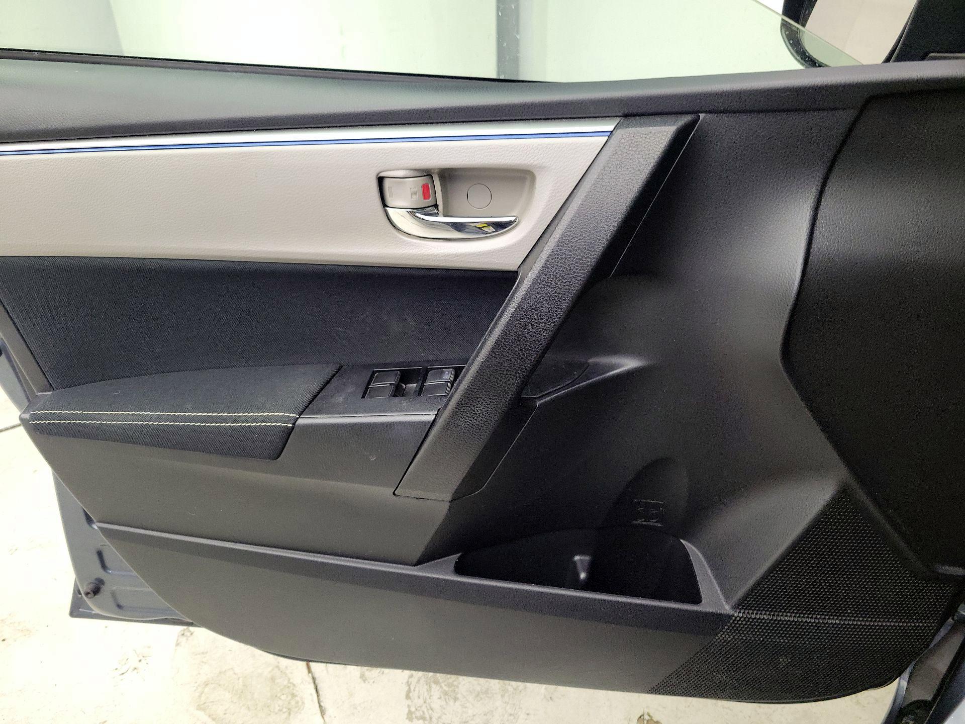 Thumbnail: 2016 Toyota Corolla - 12