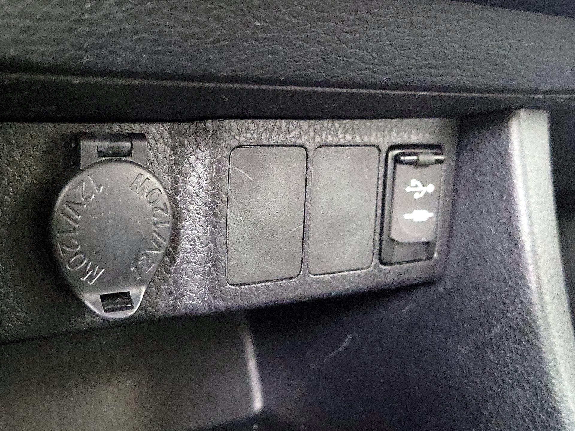 Thumbnail: 2016 Toyota Corolla - 18