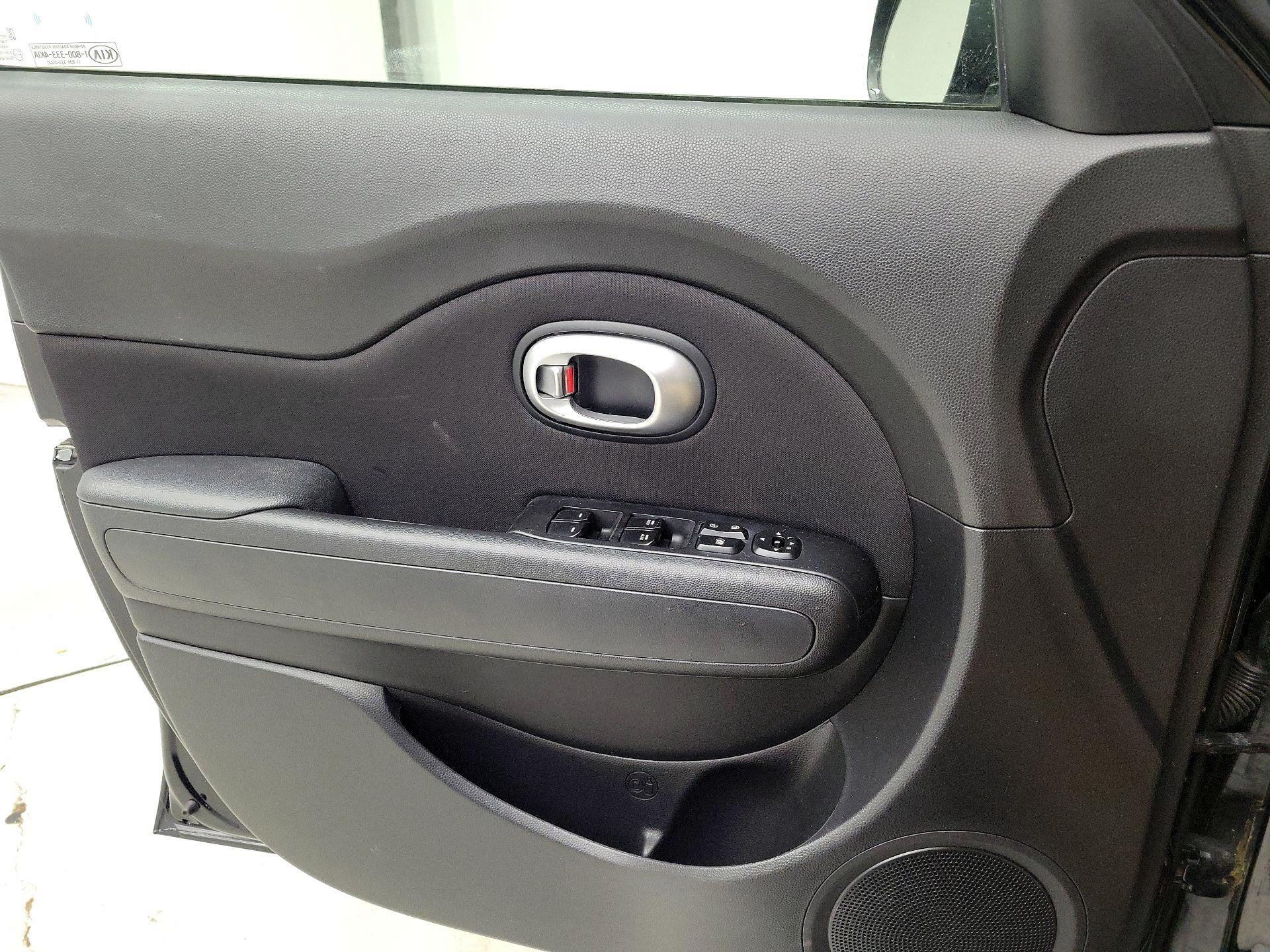 Thumbnail: 2015 Kia Soul - 12